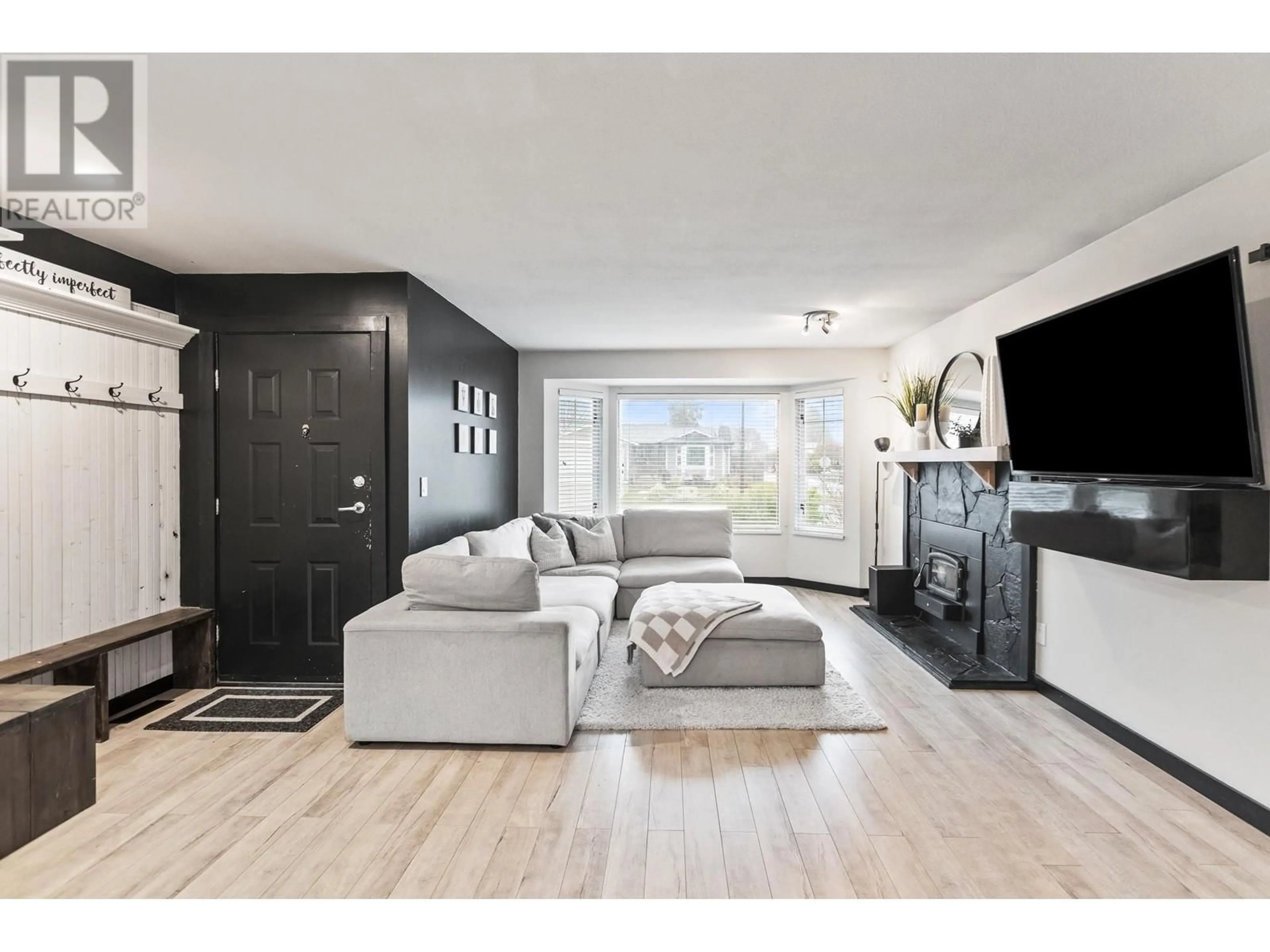 Living room with furniture, unknown for 11750 GLENHURST STREET, Maple Ridge British Columbia V2X0B9