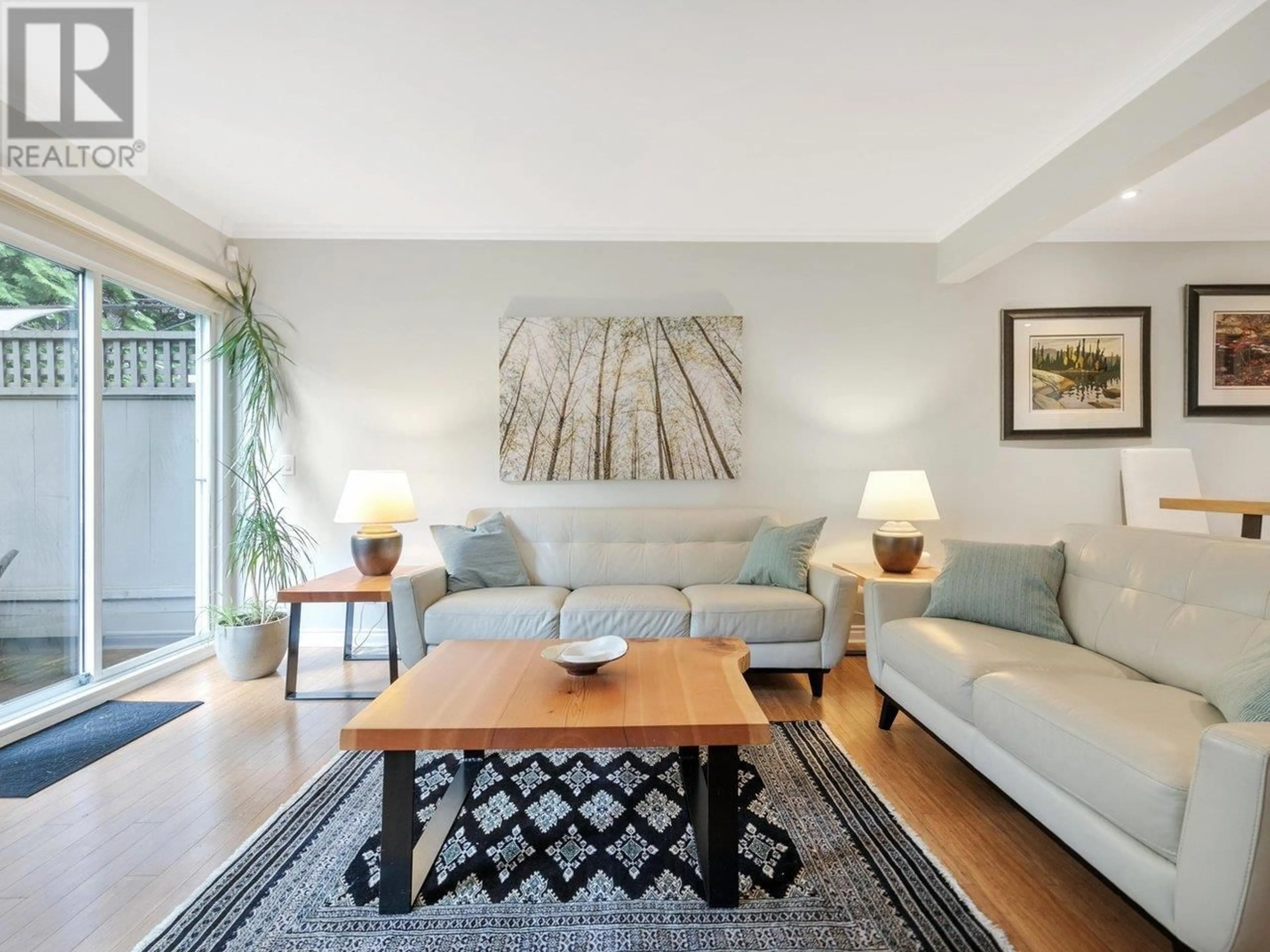 Living room with furniture, unknown for 8895 FINCH COURT, Burnaby British Columbia V5A4K6