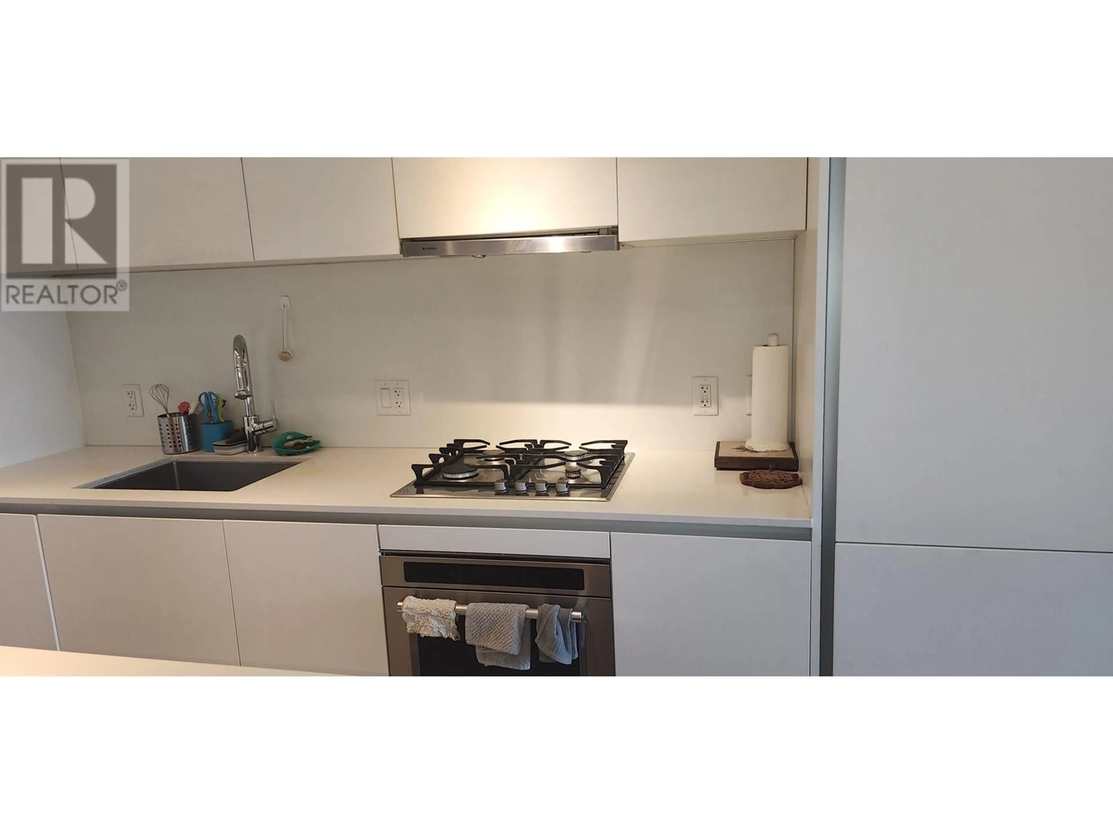 Standard kitchen, wood/laminate floor for 1403 - 908 QUAYSIDE DRIVE, New Westminster British Columbia V3M0L4