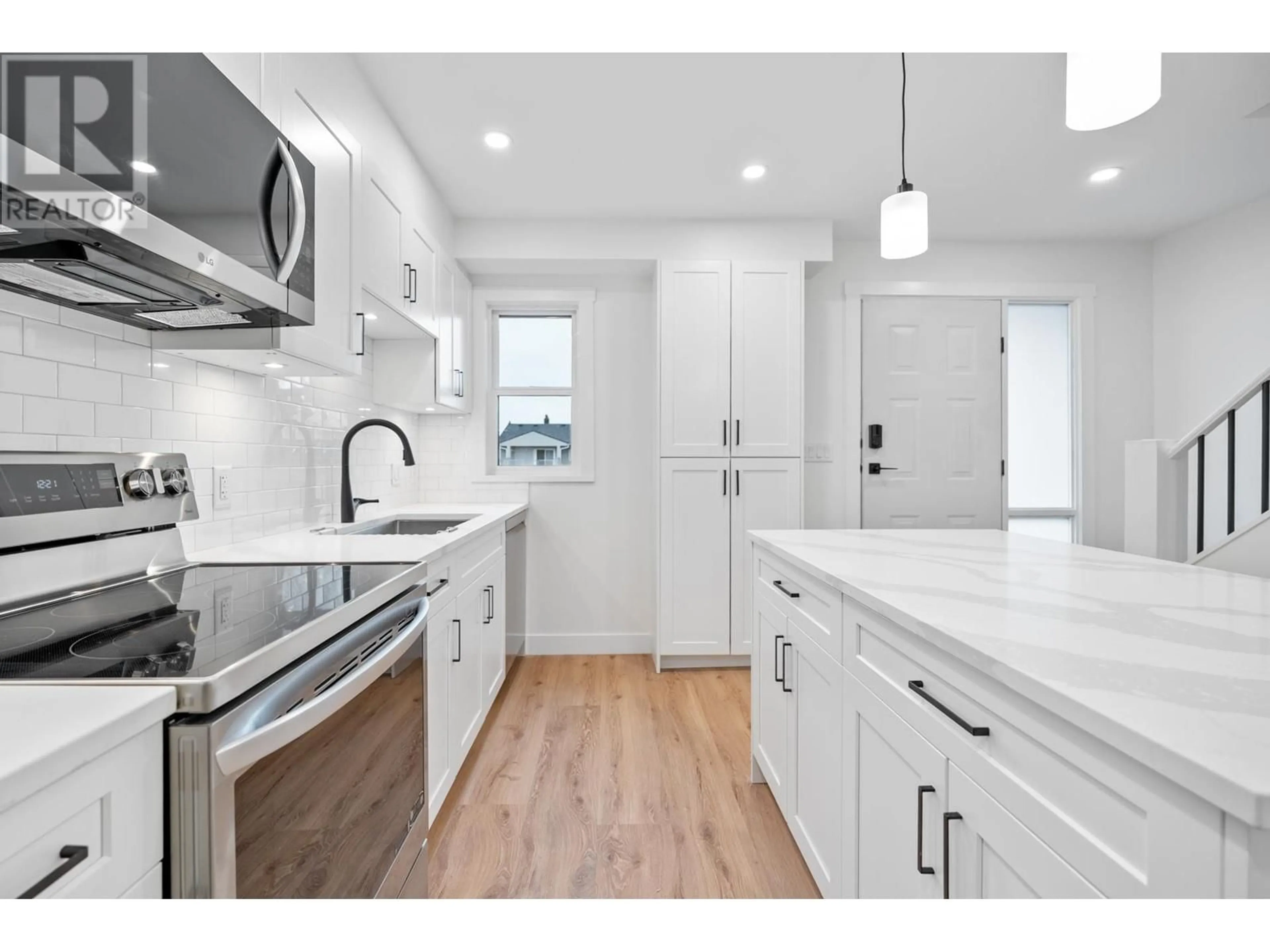 Open concept kitchen, unknown for 7423 13TH AVENUE, Burnaby British Columbia V3N2E2
