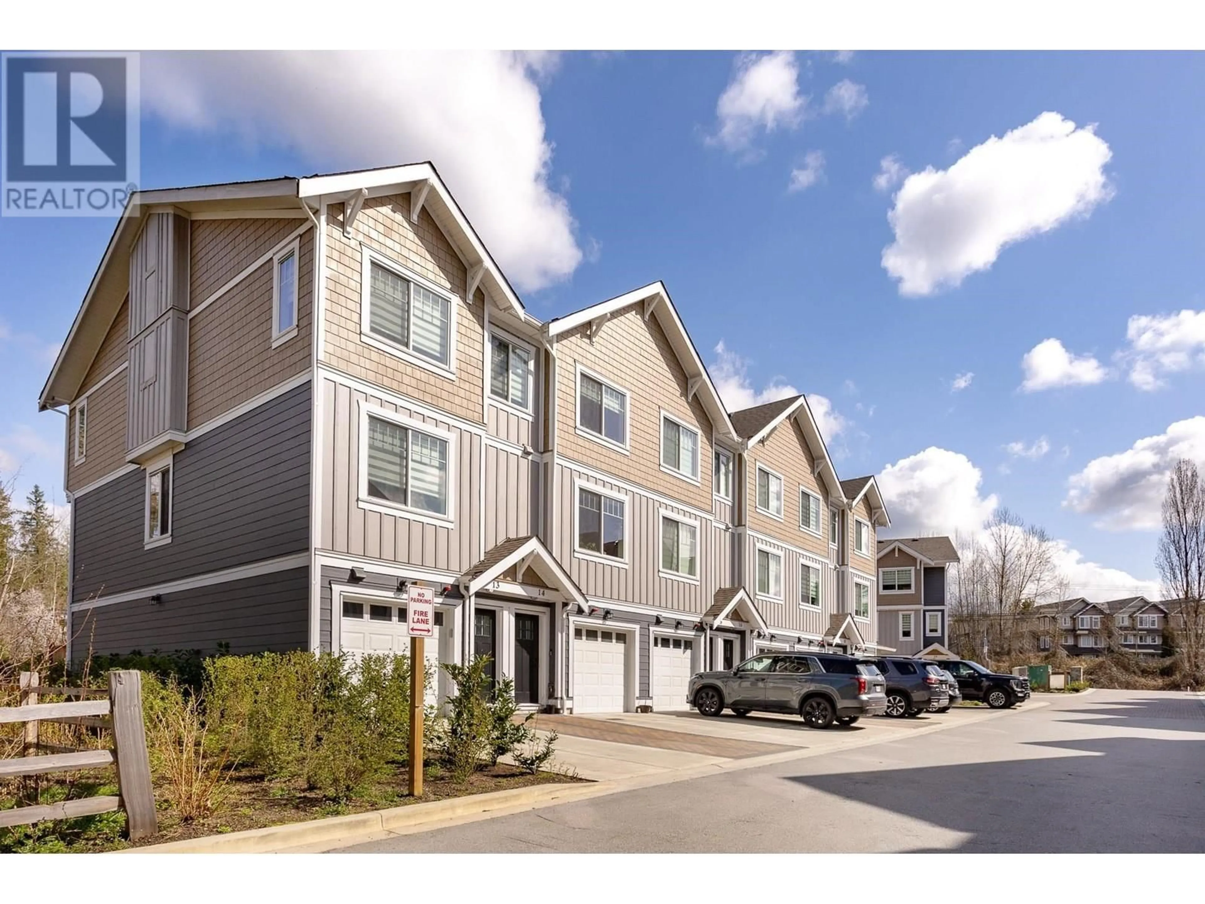 A pic from outside/outdoor area/front of a property/back of a property/a pic from drone, street for 13 - 23108 LOUGHEED HIGHWAY, Maple Ridge British Columbia V2X6N1