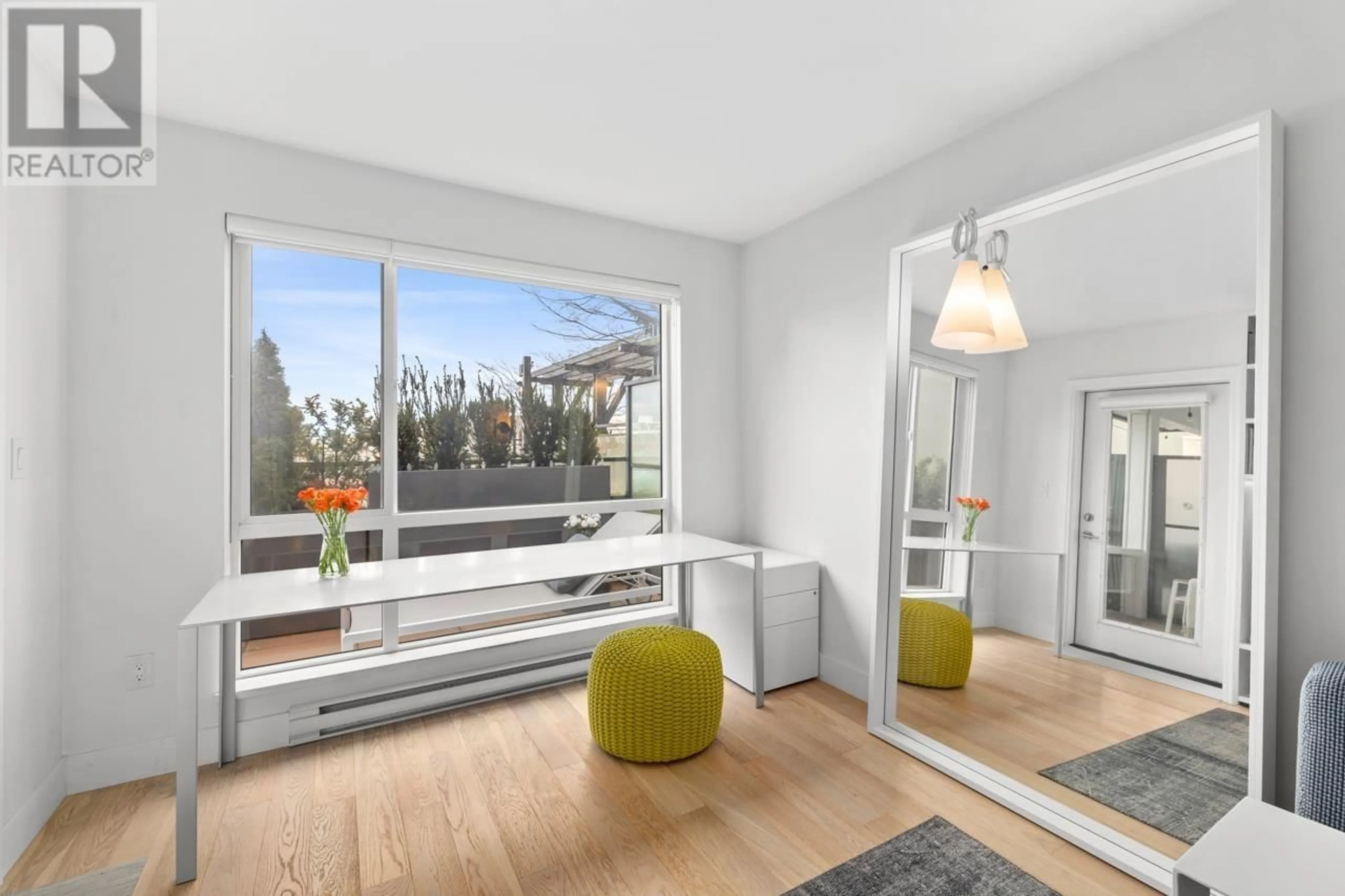 Unknown for 207 - 233 KINGSWAY, Vancouver British Columbia V5T3J5