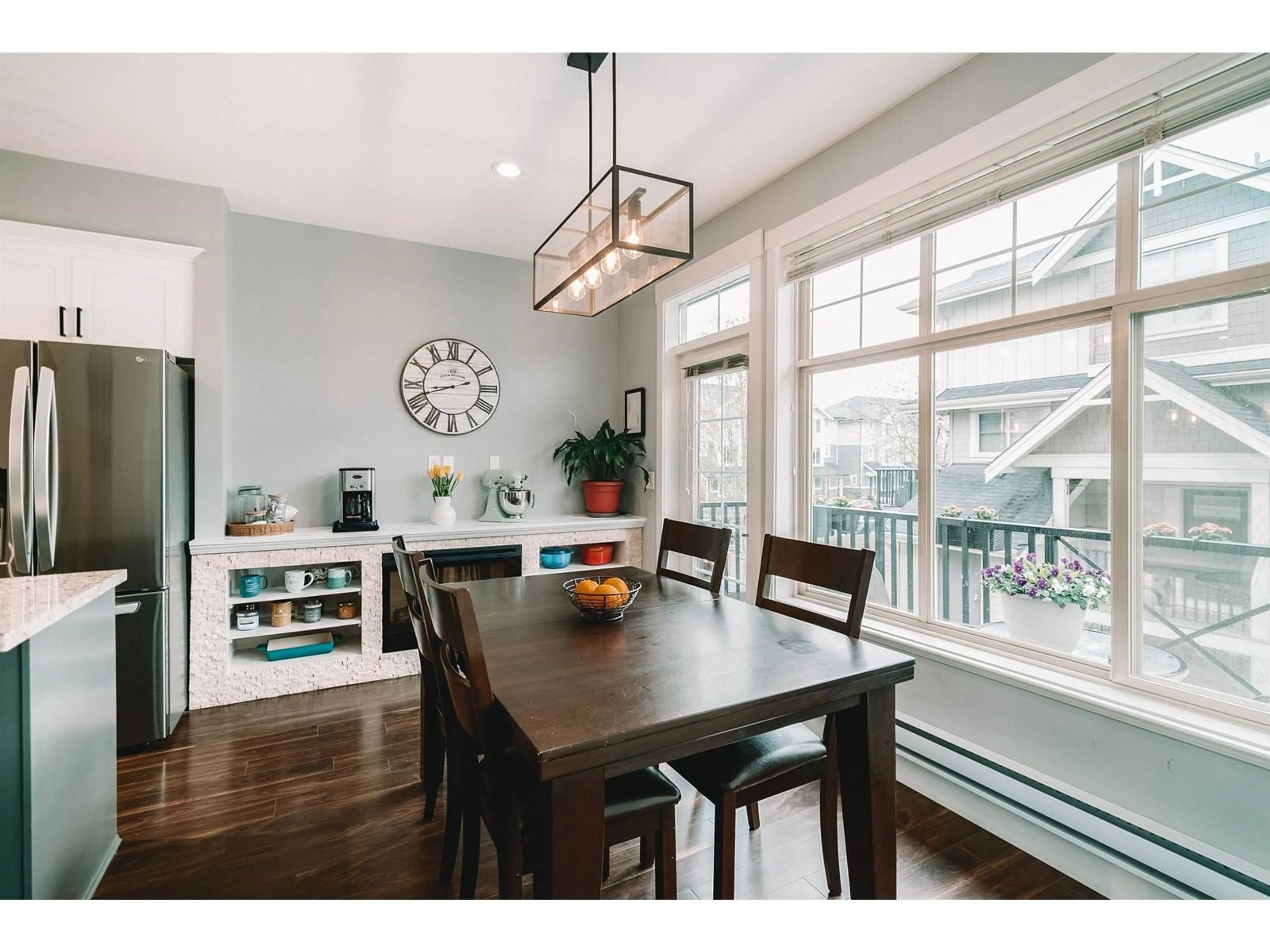 Open concept kitchen, wood/laminate floor for 75 - 19525 73, Surrey British Columbia V4N6L7