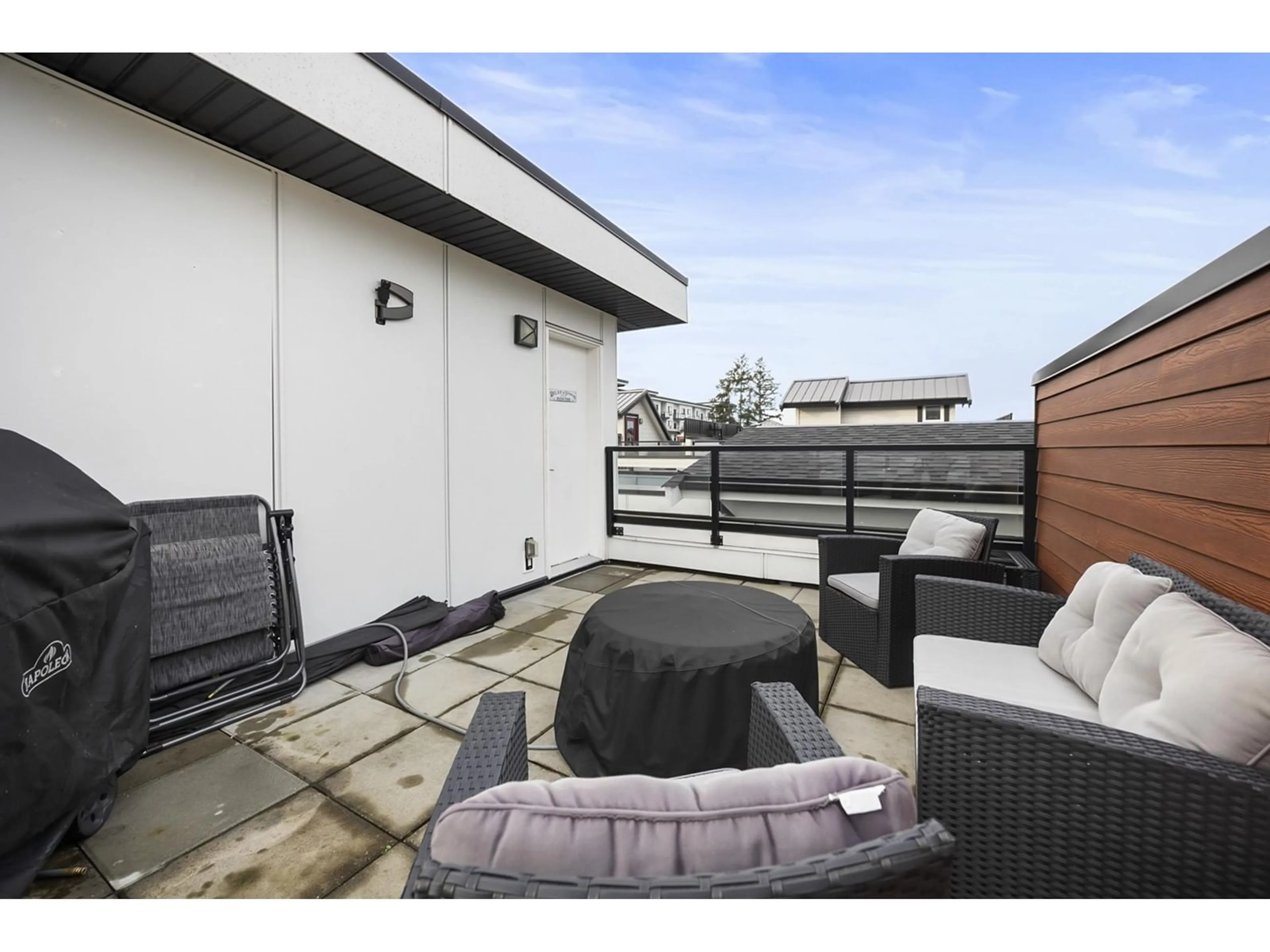 Patio, street for 3 - 5475 199A, Langley British Columbia V3A1J7