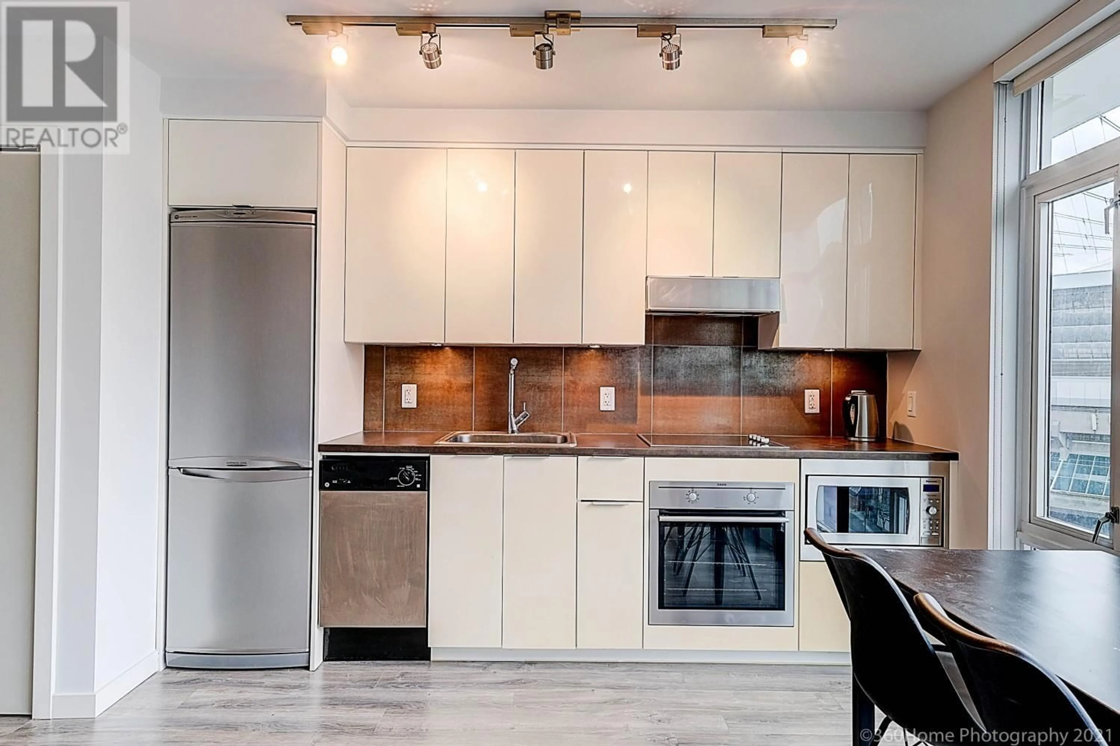 Unknown for 905 - 161 GEORGIA STREET, Vancouver British Columbia V6B0K9