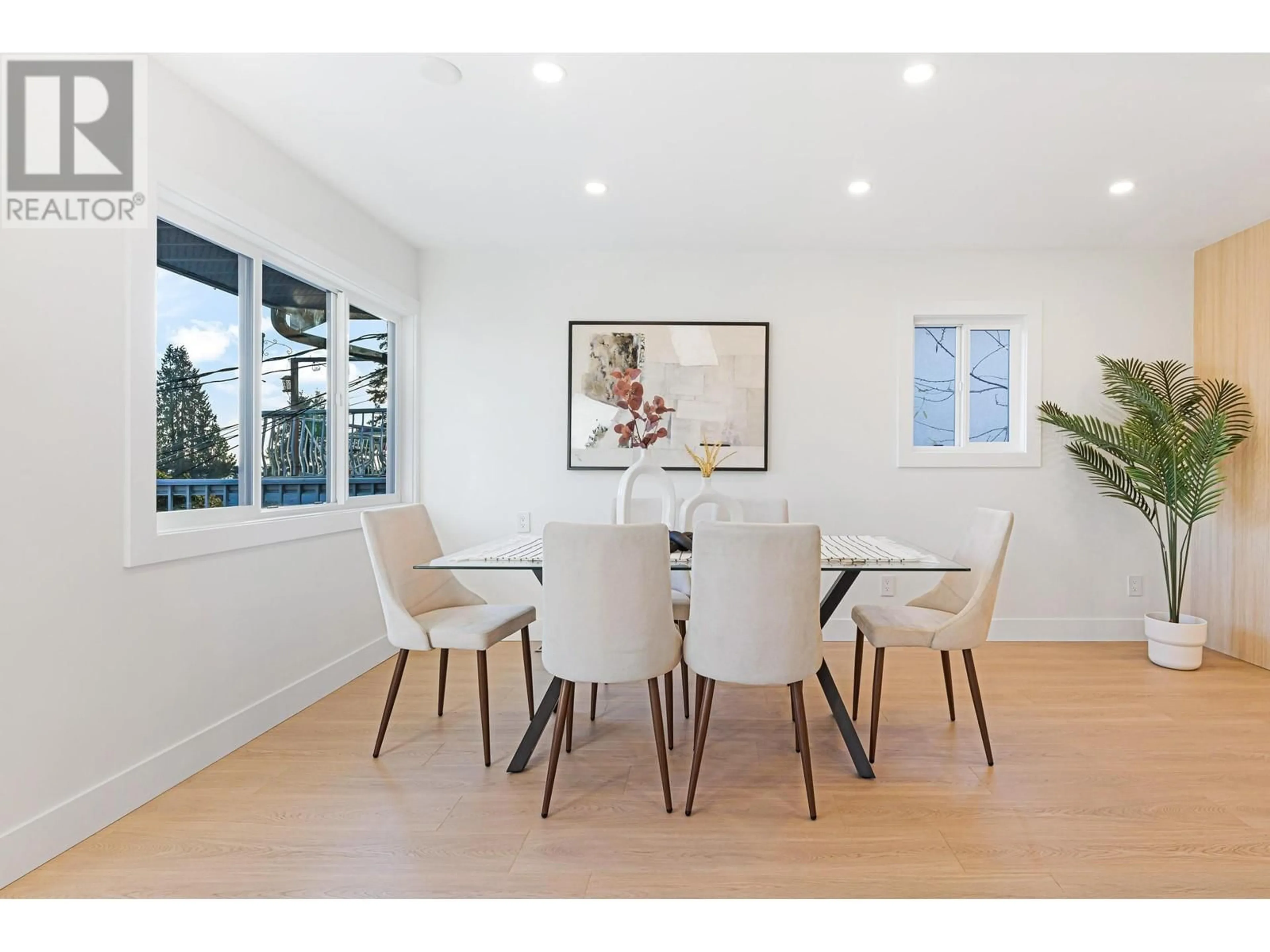 Dining room, wood/laminate floor for 1225 CLOVERLEY STREET, North Vancouver British Columbia V7L1N7