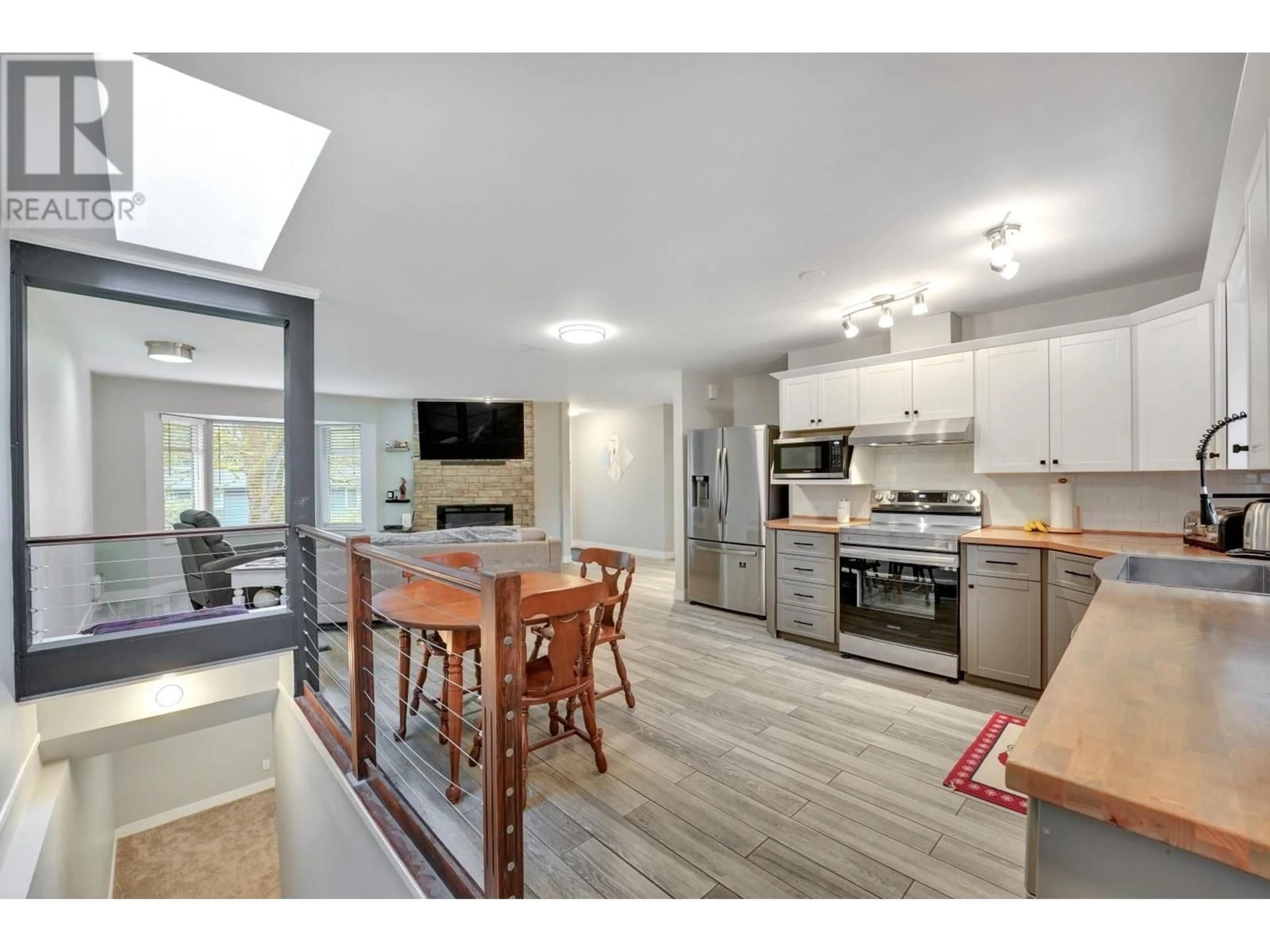 Open concept kitchen, unknown for 12060 208 STREET, Maple Ridge British Columbia V2X4W8