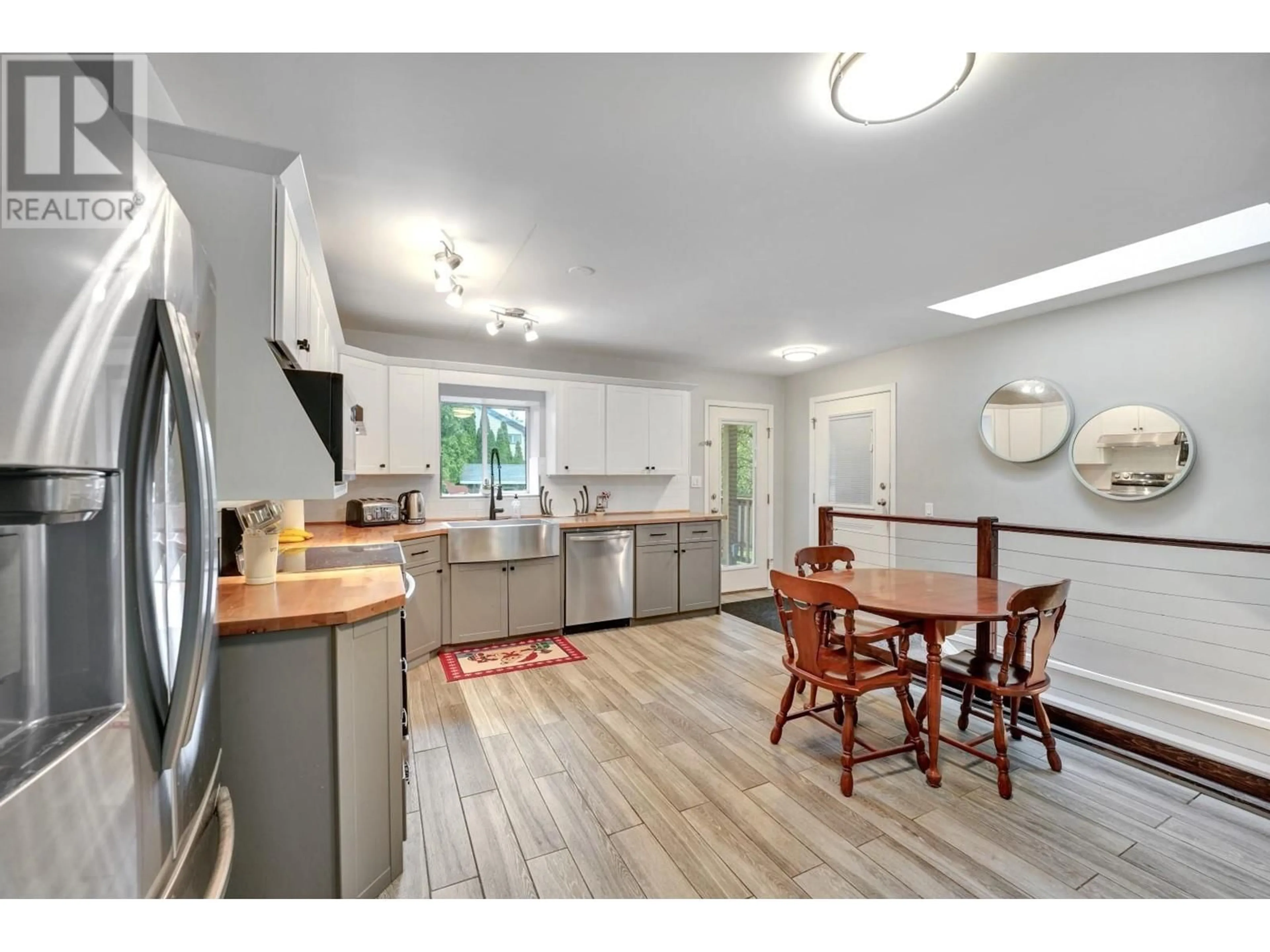 Open concept kitchen, unknown for 12060 208 STREET, Maple Ridge British Columbia V2X4W8