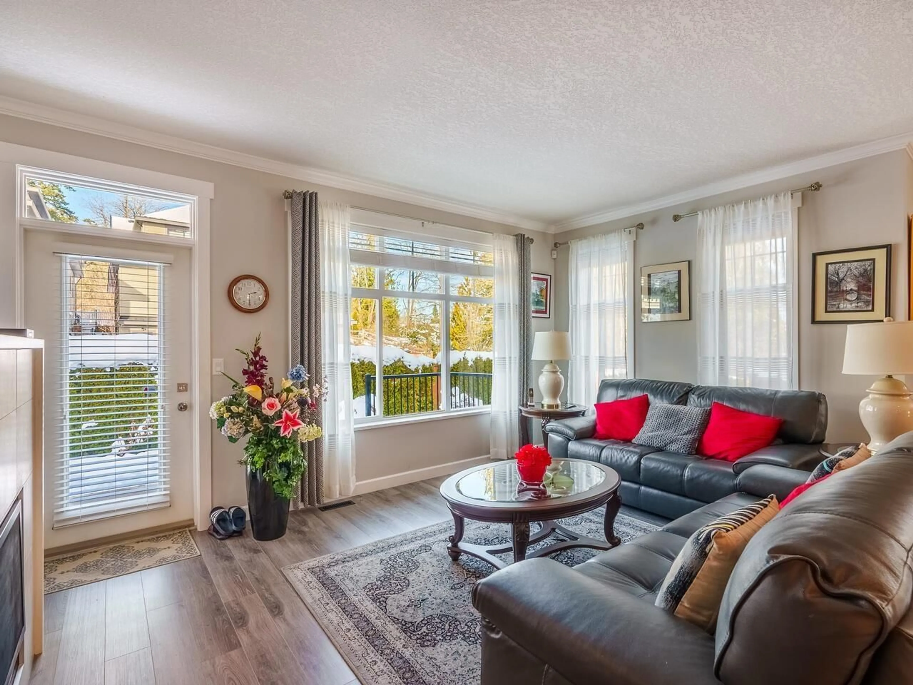 Living room with furniture, wood/laminate floor for 69 - 7138 210, Langley British Columbia V2Y0V7