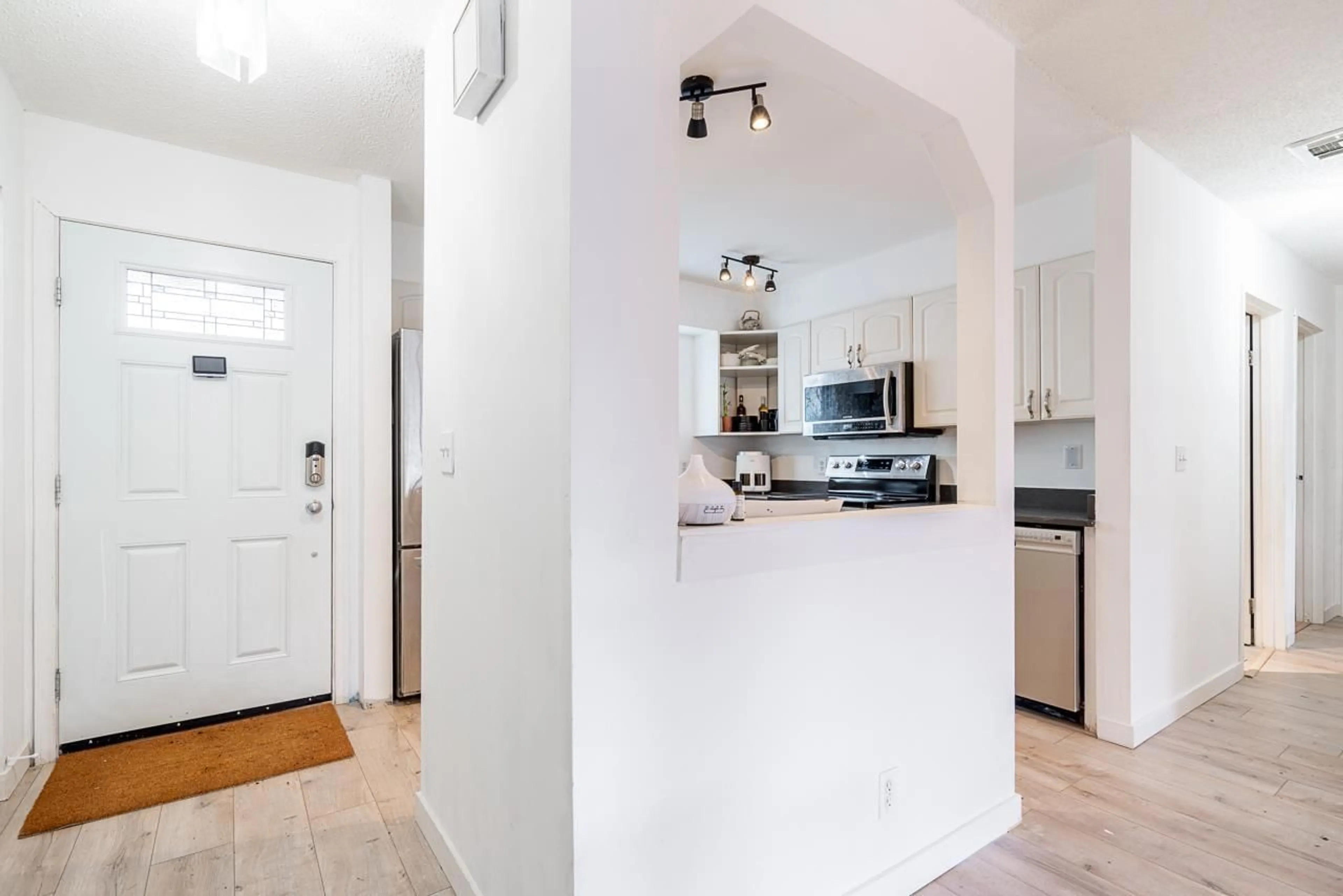 Unknown for 6043 GREENSIDE WEST, Surrey British Columbia V3S5M8