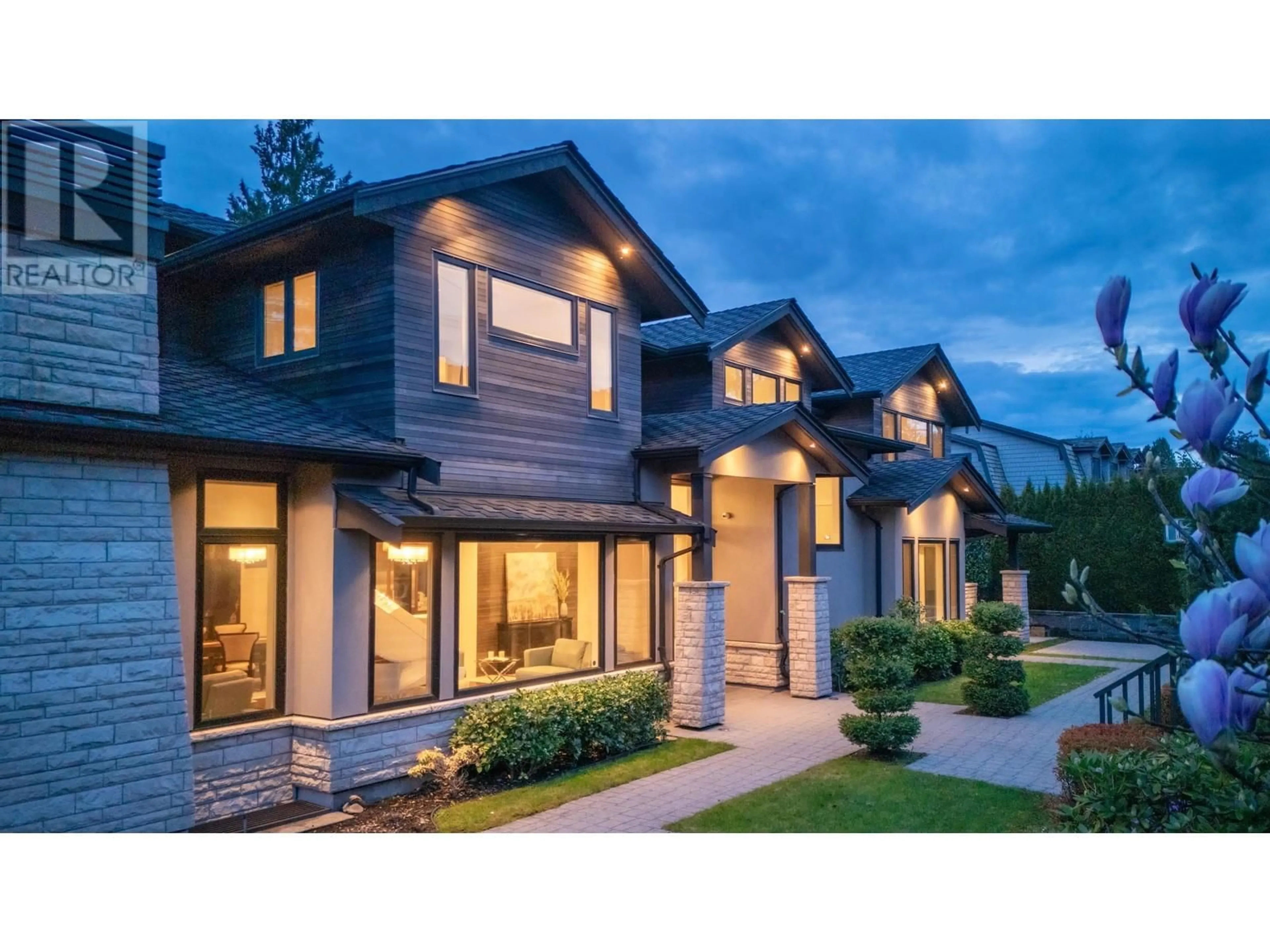 Home with vinyl exterior material, unknown for 2408 MATHERS AVENUE, West Vancouver British Columbia V7V2H8
