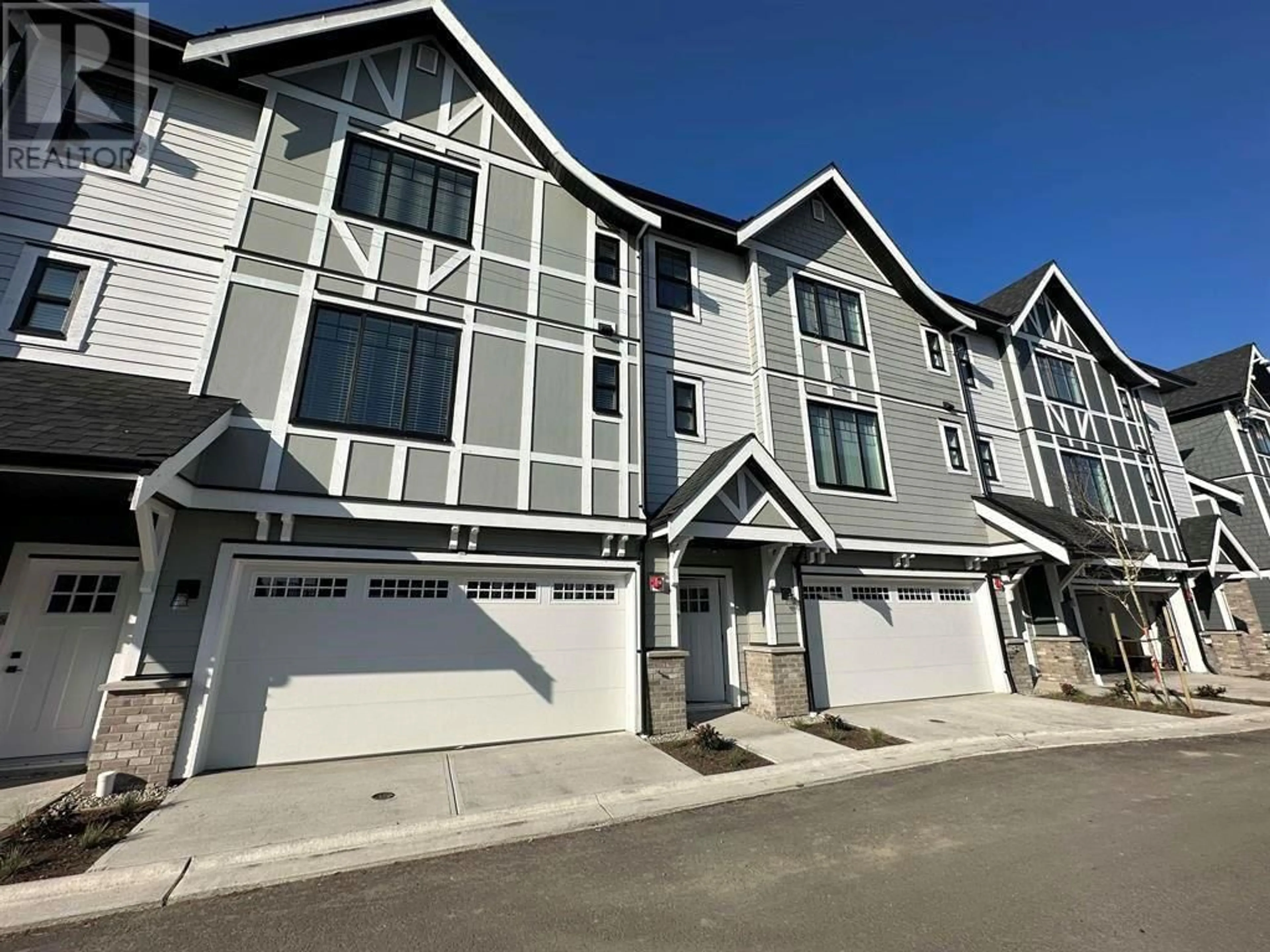 A pic from outside/outdoor area/front of a property/back of a property/a pic from drone, street for 6 - 12018 237 STREET, Maple Ridge British Columbia V4R0H6