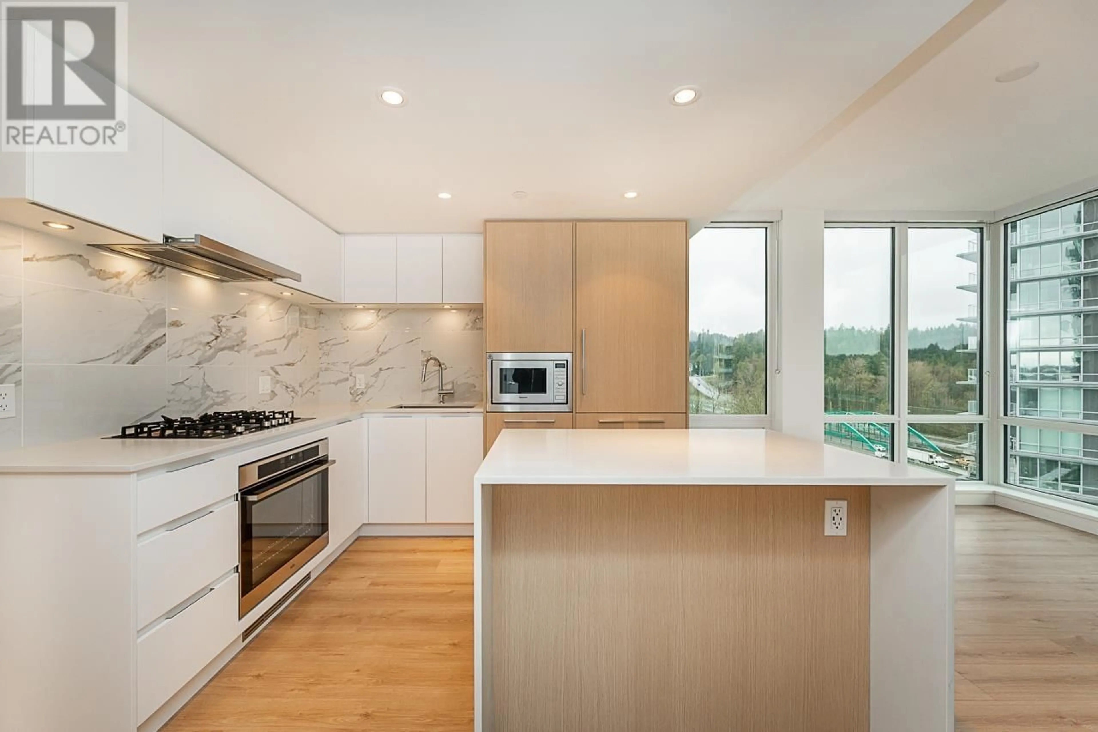 Contemporary kitchen, unknown for 1202 - 1500 FERN STREET, North Vancouver British Columbia V7J0E6