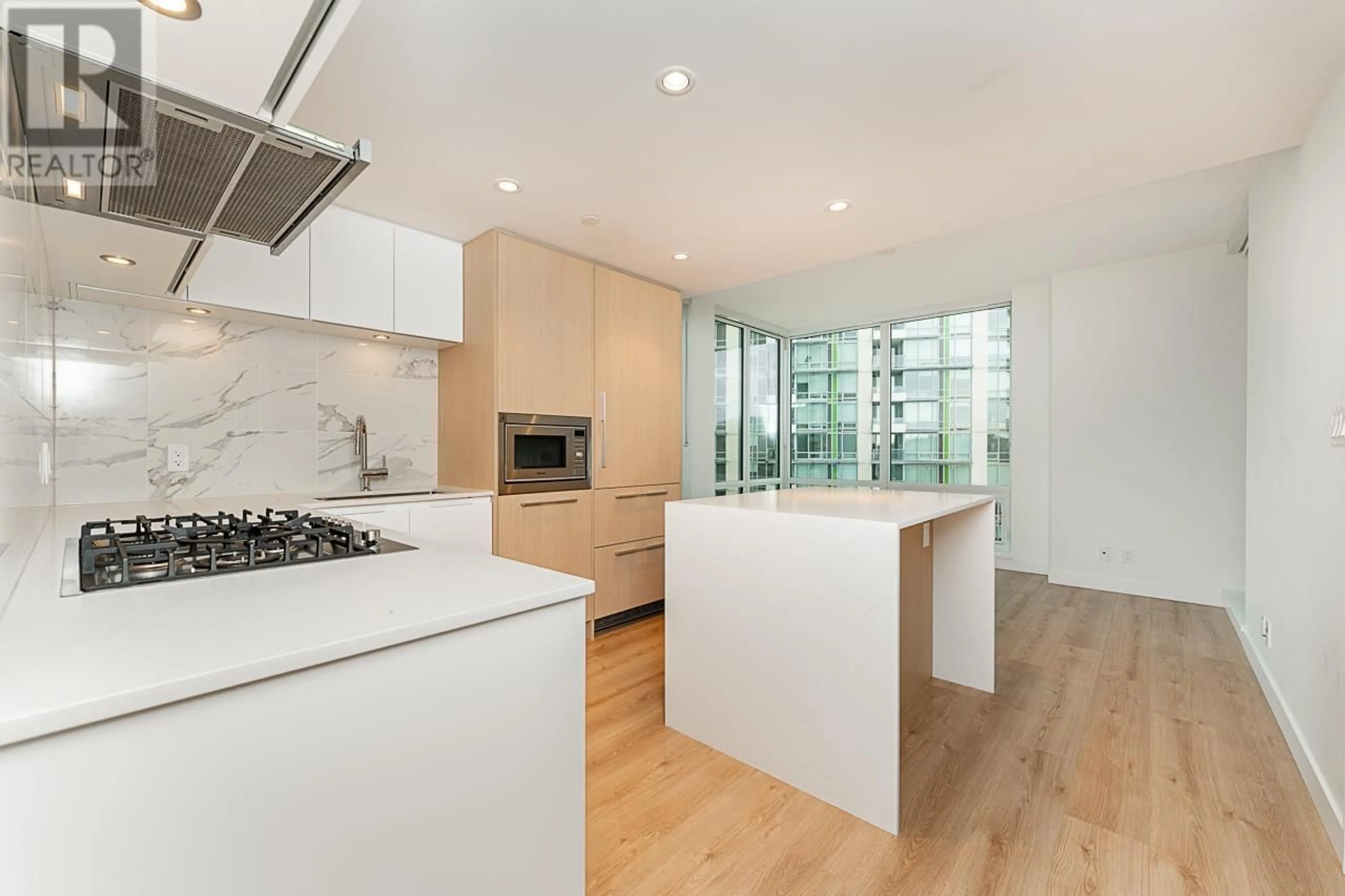 Contemporary kitchen, unknown for 1202 - 1500 FERN STREET, North Vancouver British Columbia V7J0E6