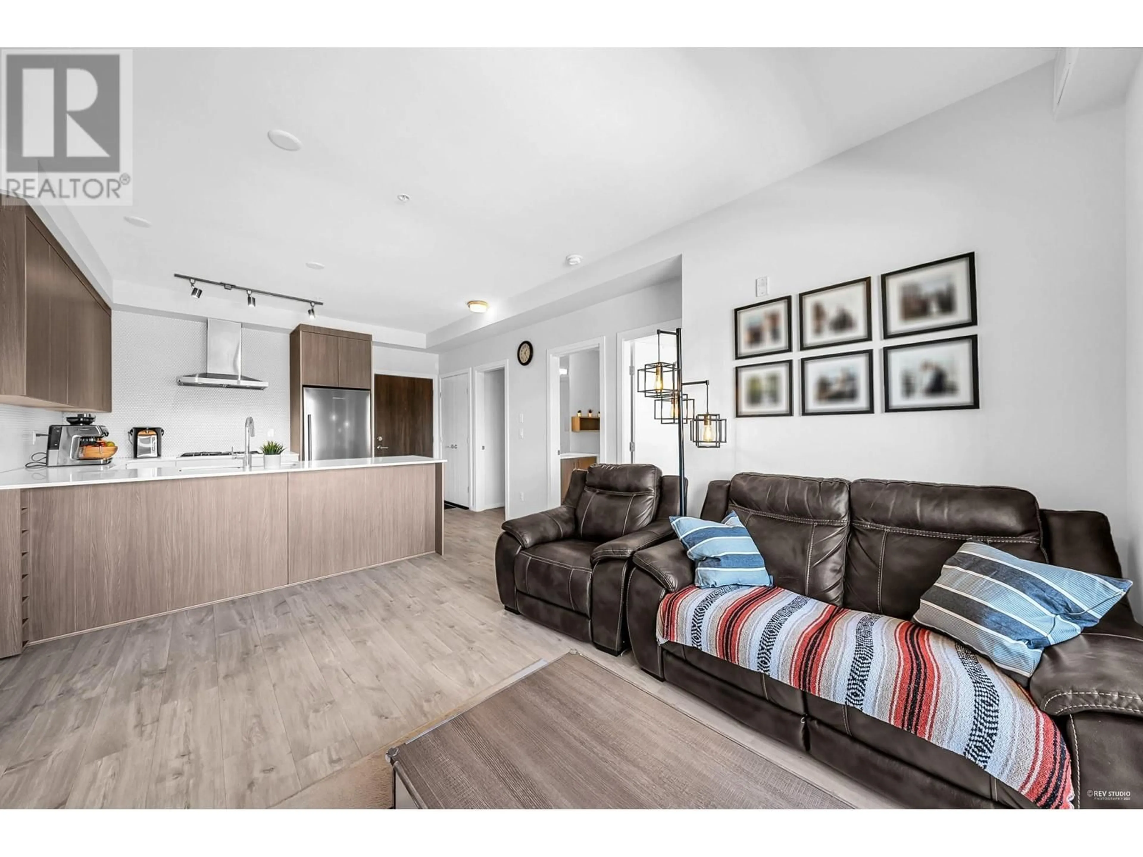 Unknown for 327 - 6283 KINGSWAY STREET, Burnaby British Columbia V5J0H3