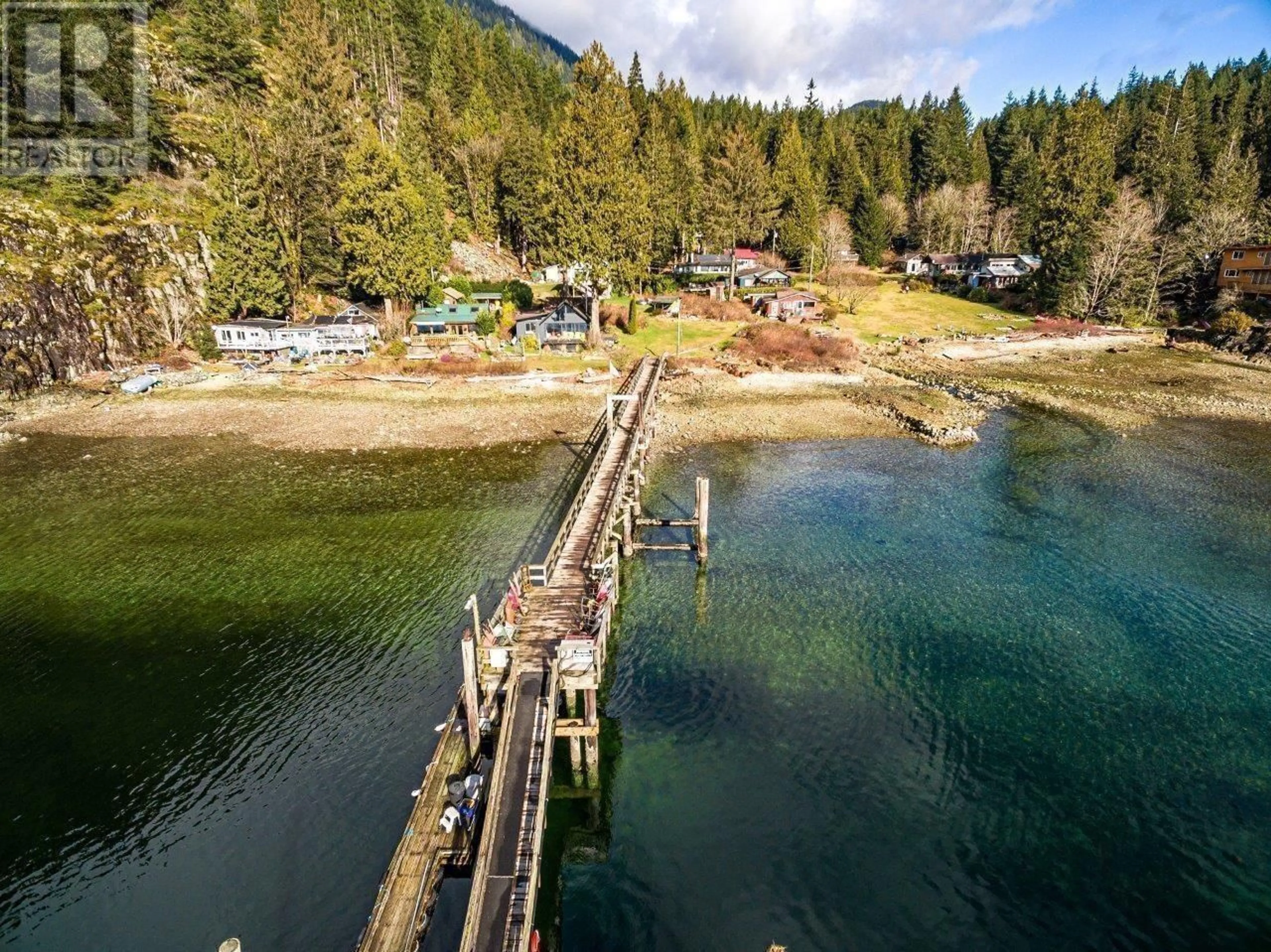 A pic from outside/outdoor area/front of a property/back of a property/a pic from drone, water/lake/river/ocean view for 6 BRIGHTON BEACH, North Vancouver British Columbia V0V0V0