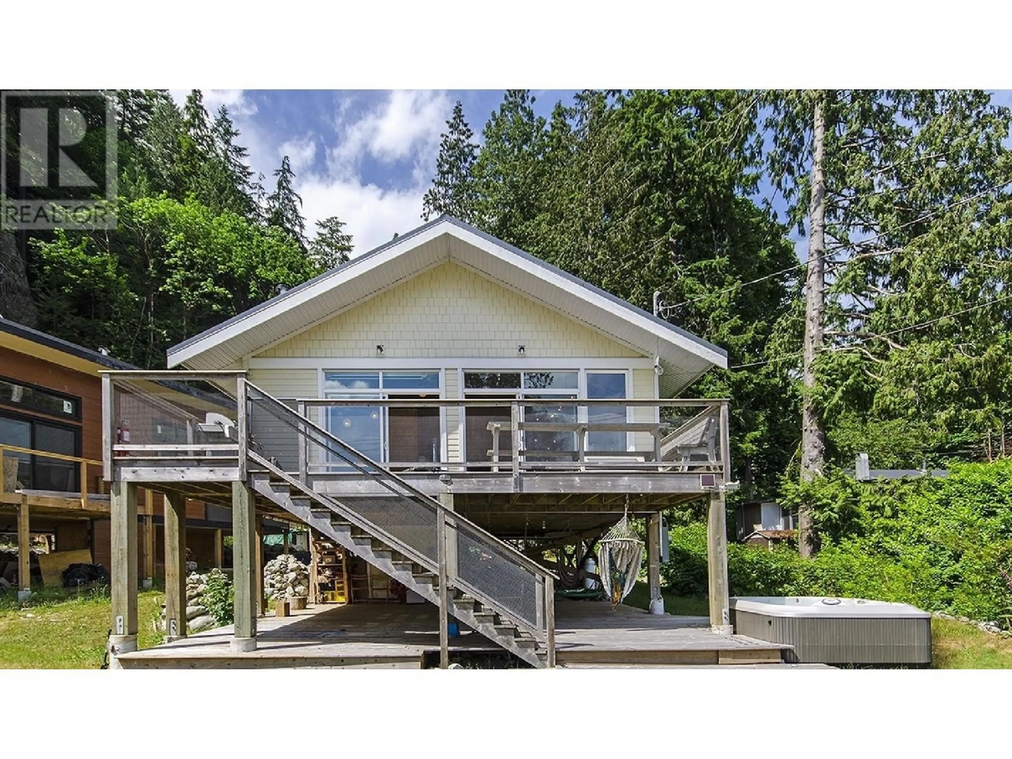Home with vinyl exterior material, unknown for 6 BRIGHTON BEACH, North Vancouver British Columbia V0V0V0