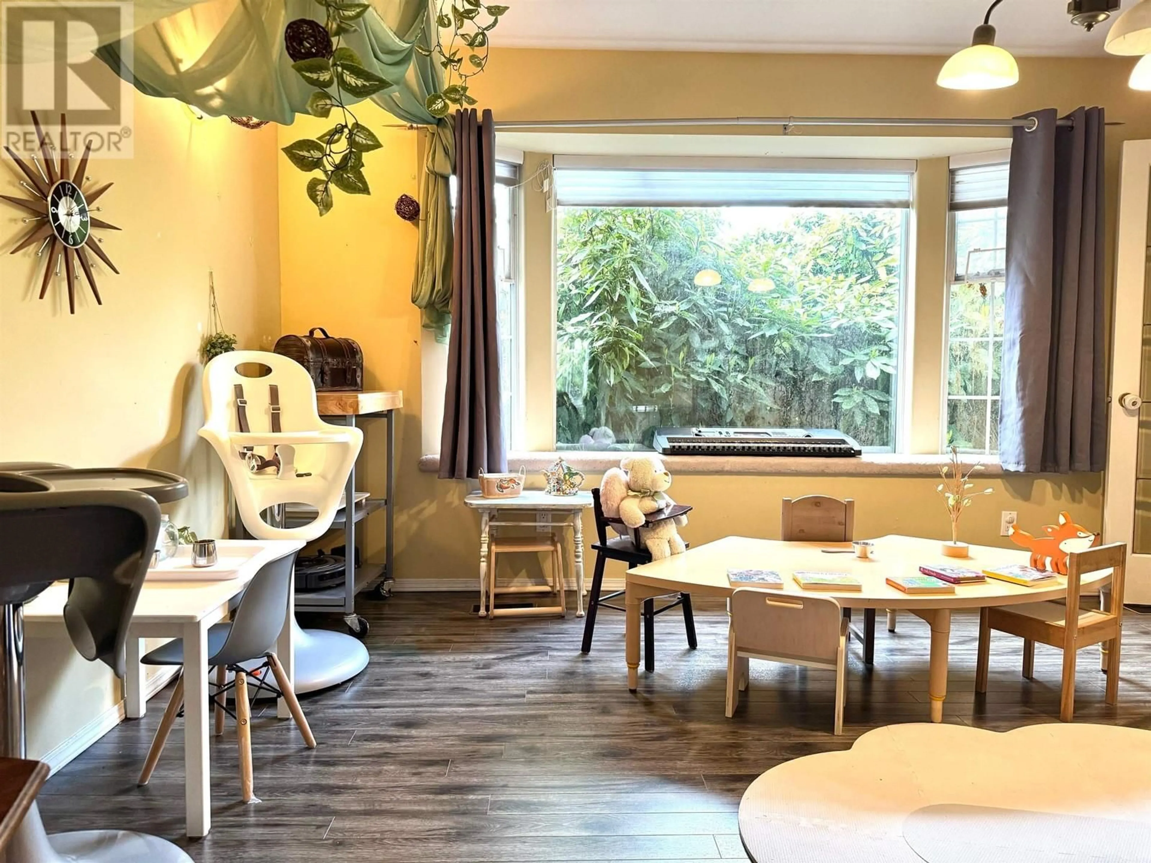 Dining room, unknown for 10800 ROCHDALE DRIVE, Richmond British Columbia V7A3N6