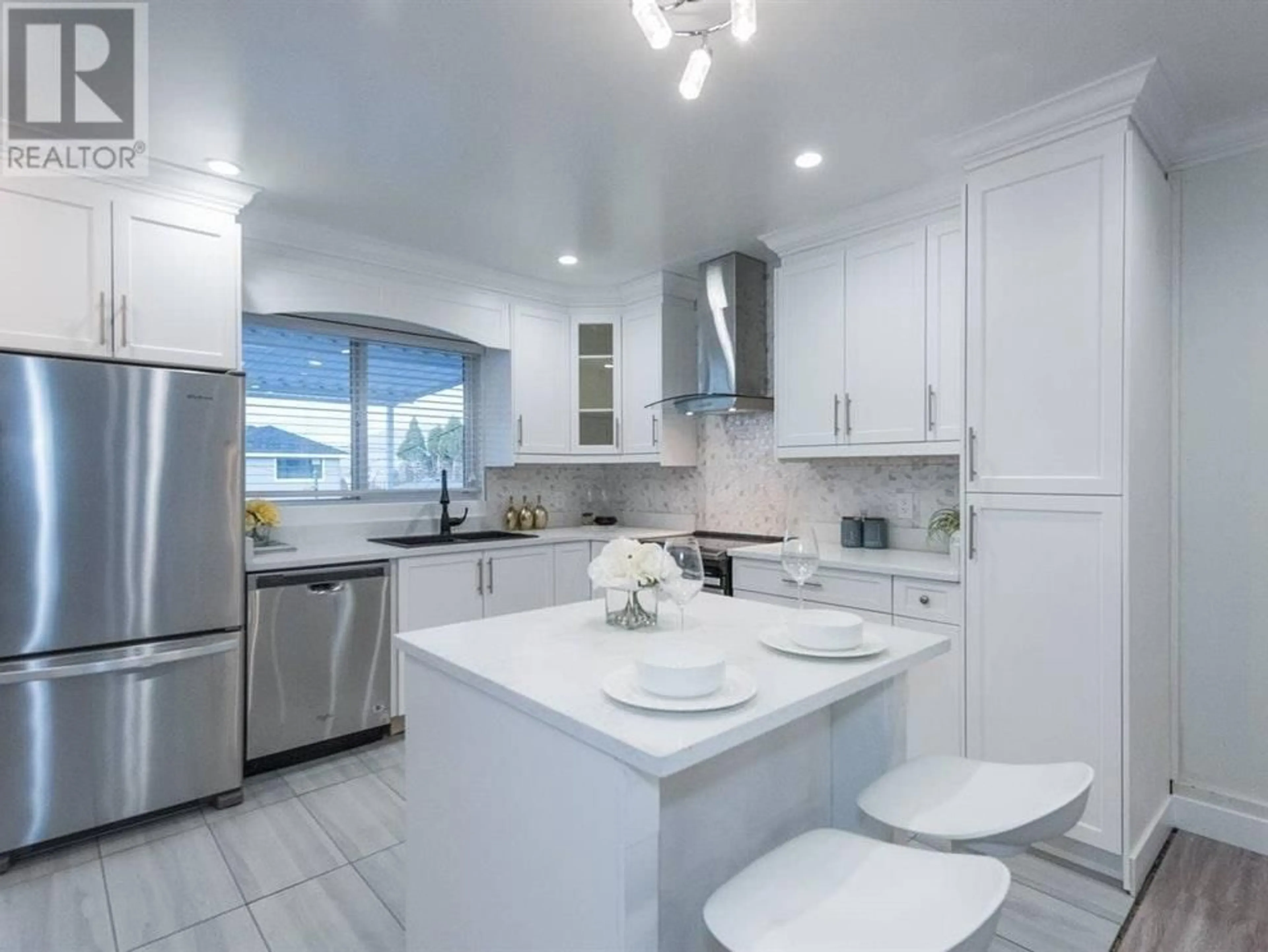 Unknown for 2843 20TH AVENUE, Vancouver British Columbia V5M2V1