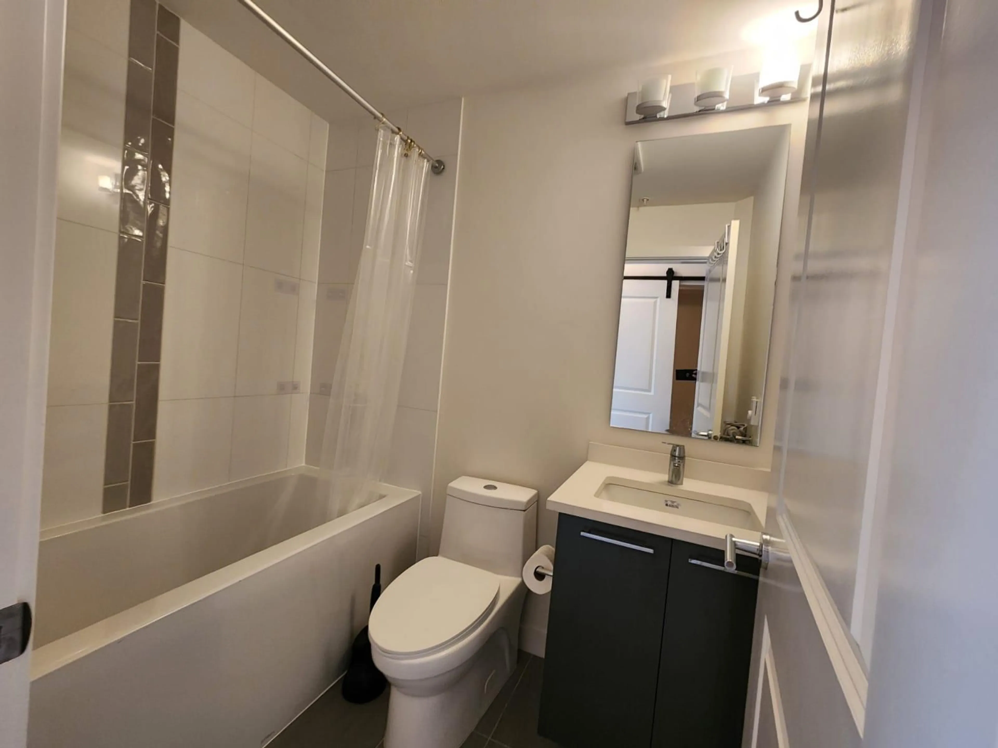 Standard bathroom, unknown for A622 - 20834 80, Langley British Columbia V2Y3M5
