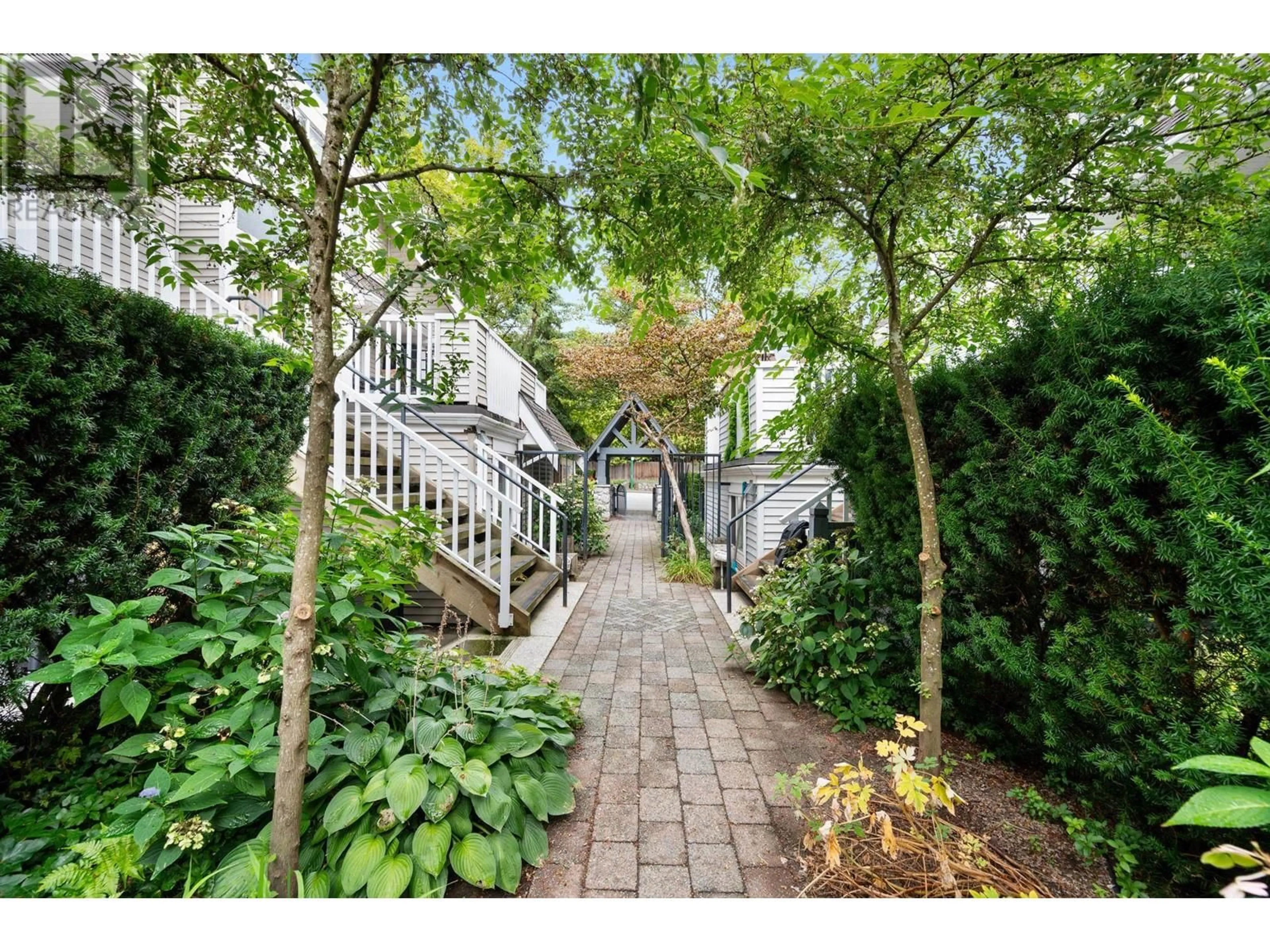 Patio, street for 15 - 1005 LYNN VALLEY ROAD, North Vancouver British Columbia V7J1Z6