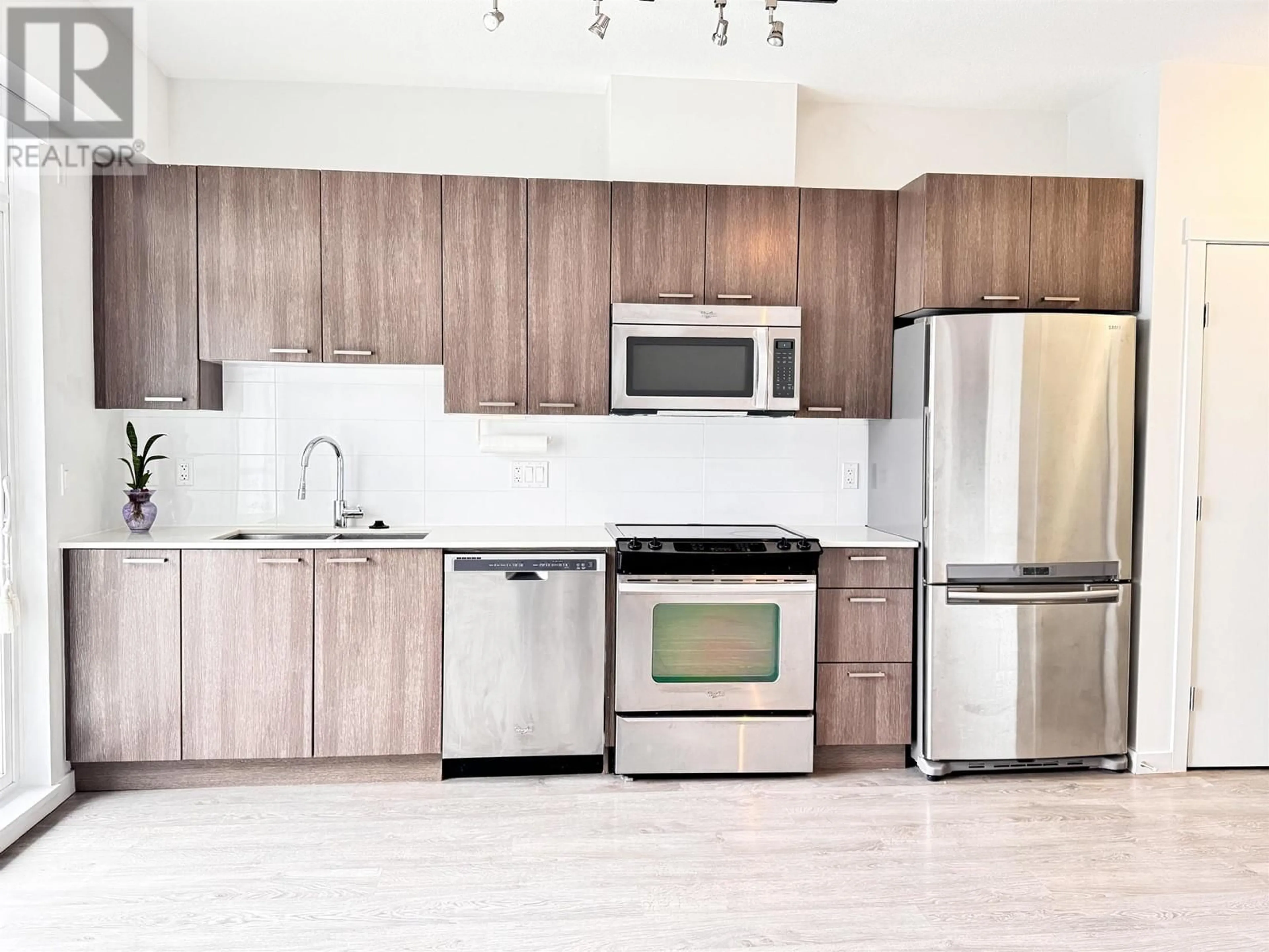 Standard kitchen, unknown for 416 - 617 SMITH AVENUE, Coquitlam British Columbia V3J0C3