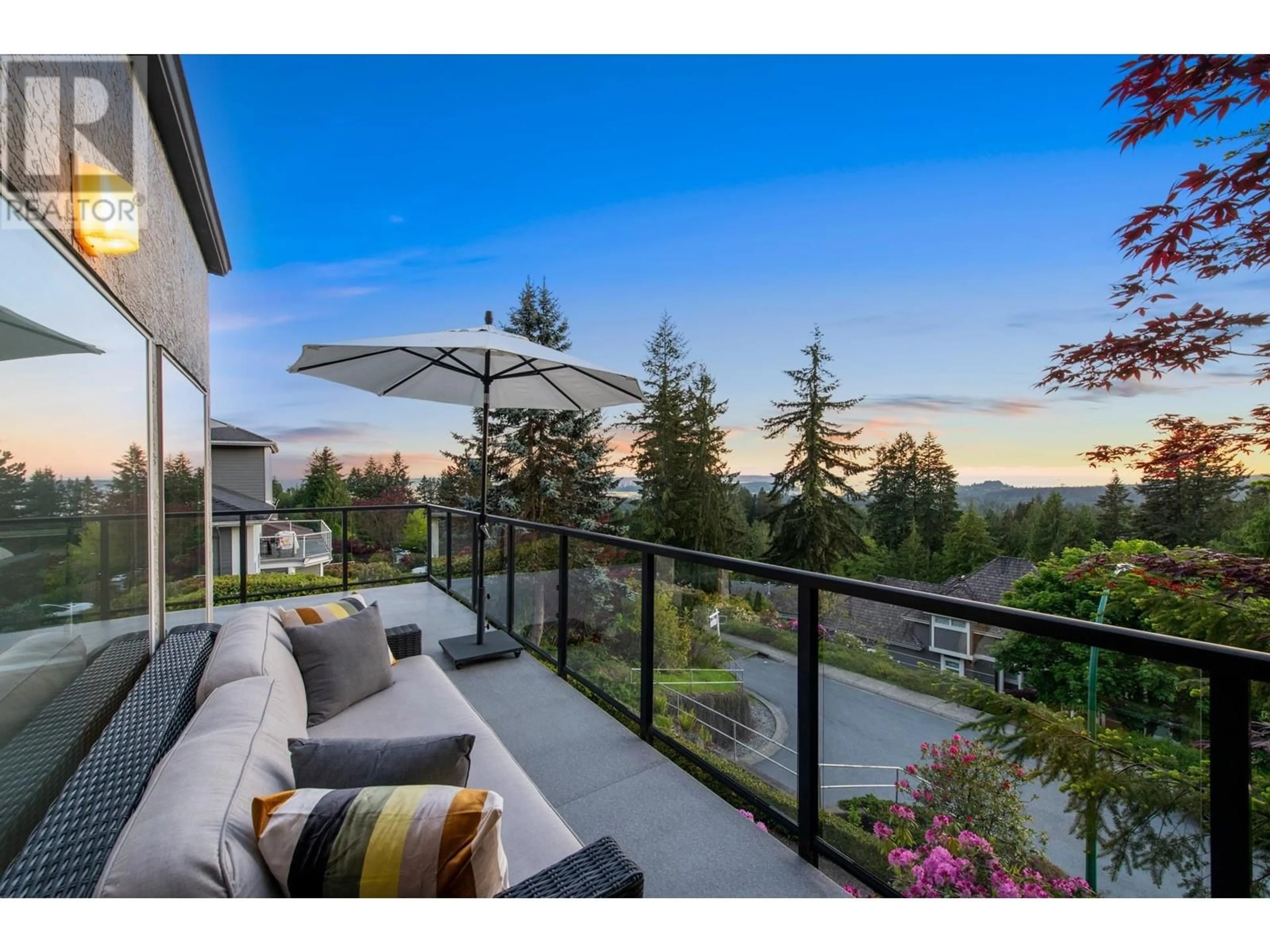 Patio, mountain view for 4210 STARLIGHT WAY, North Vancouver British Columbia V7N4L5