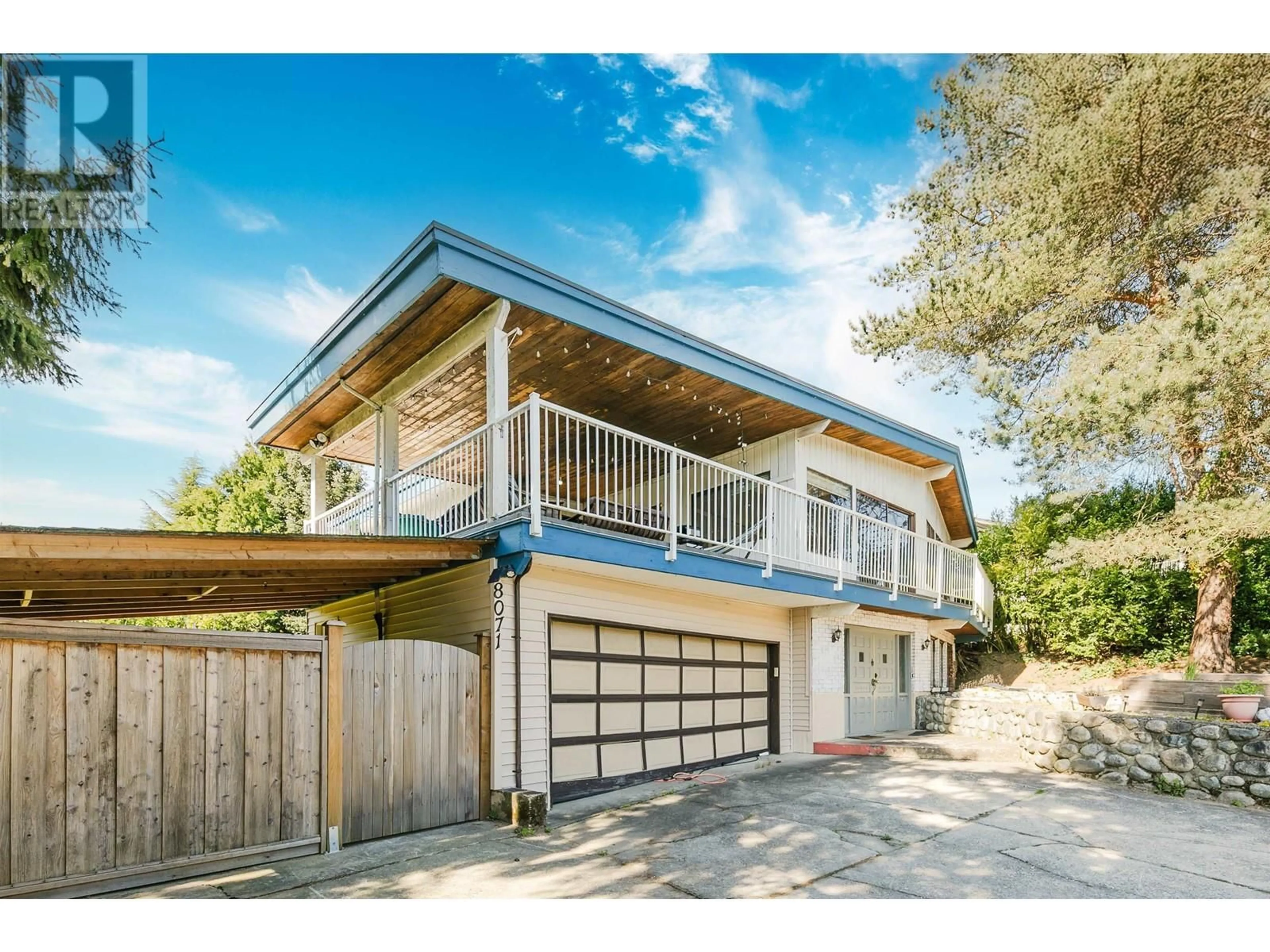 Home with vinyl exterior material, unknown for 8071 GREENLAKE PLACE, Burnaby British Columbia V5A3N5