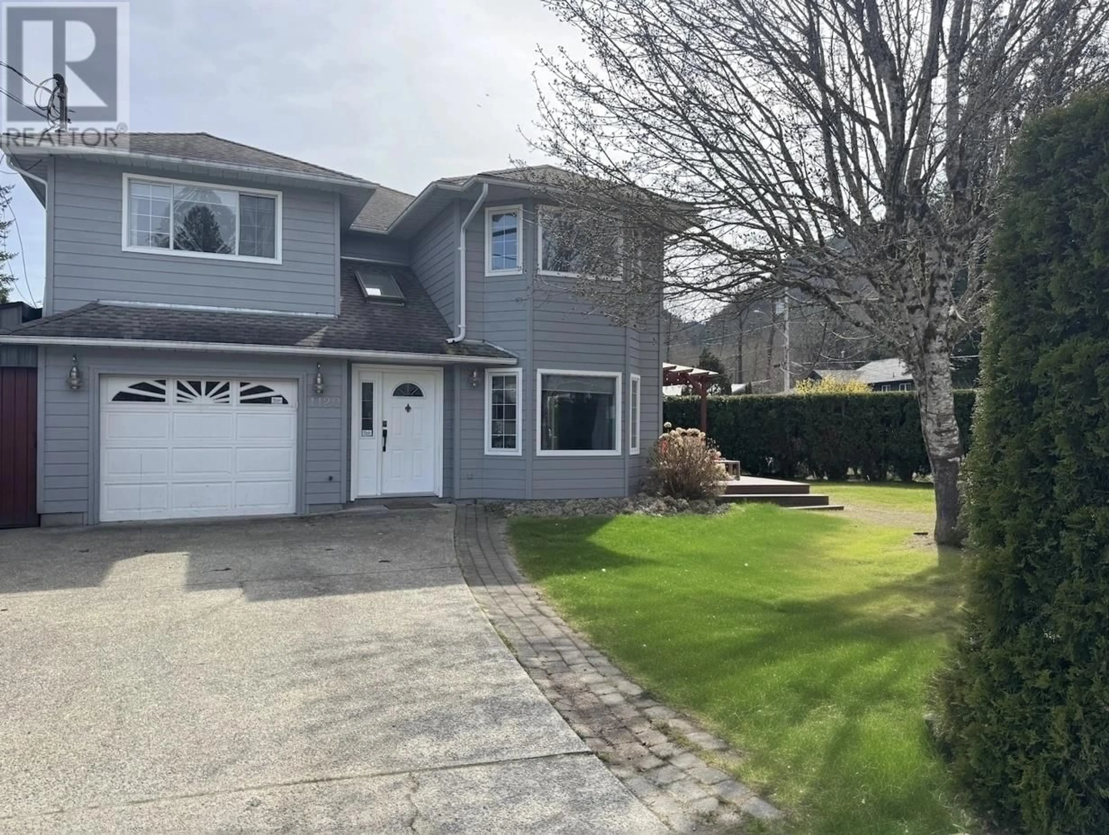 A pic from outside/outdoor area/front of a property/back of a property/a pic from drone, street for 1120 LARAMEE ROAD, Squamish British Columbia V0N1H0