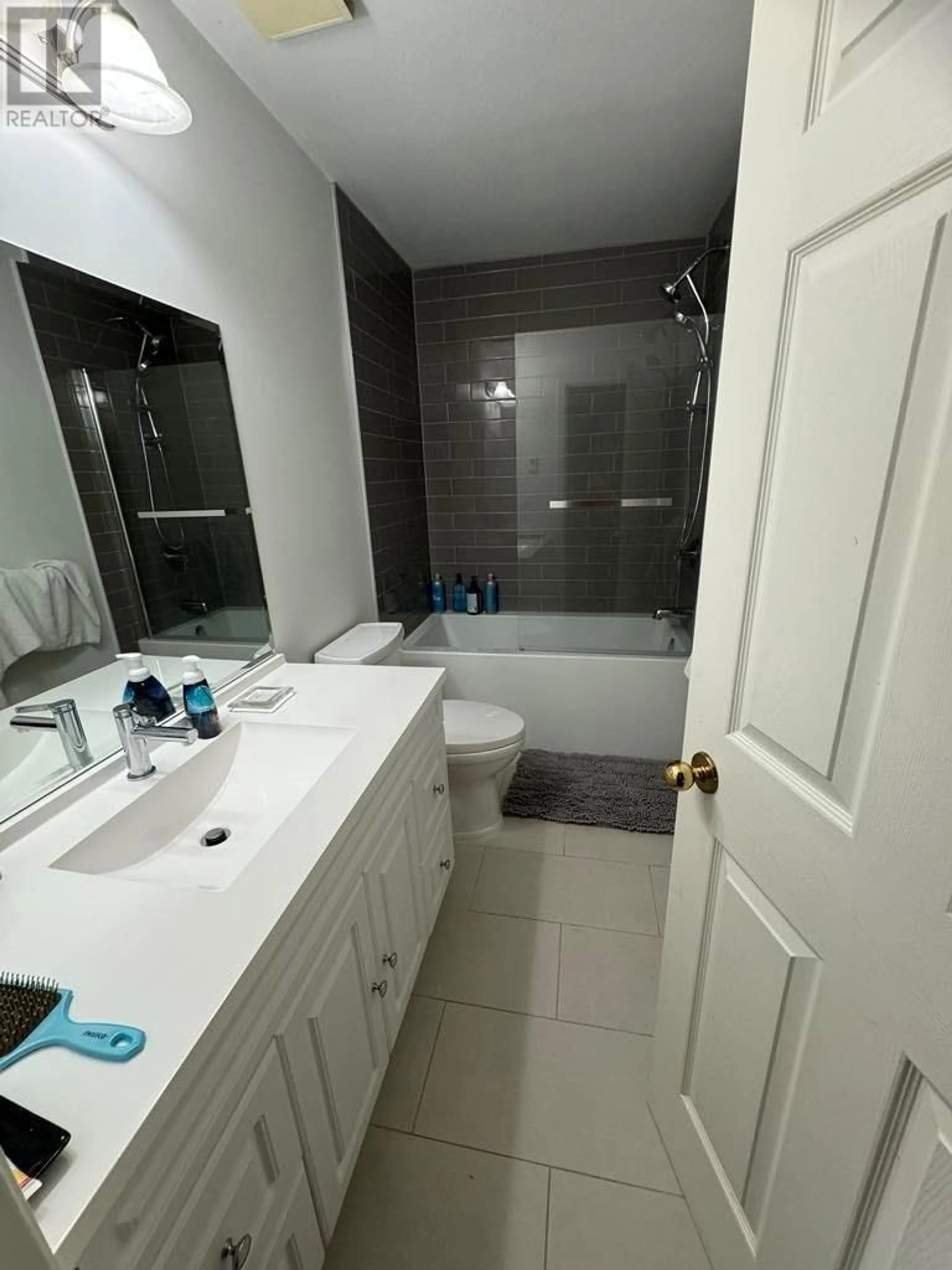 Standard bathroom, ceramic/tile floor for 1120 LARAMEE ROAD, Squamish British Columbia V0N1H0