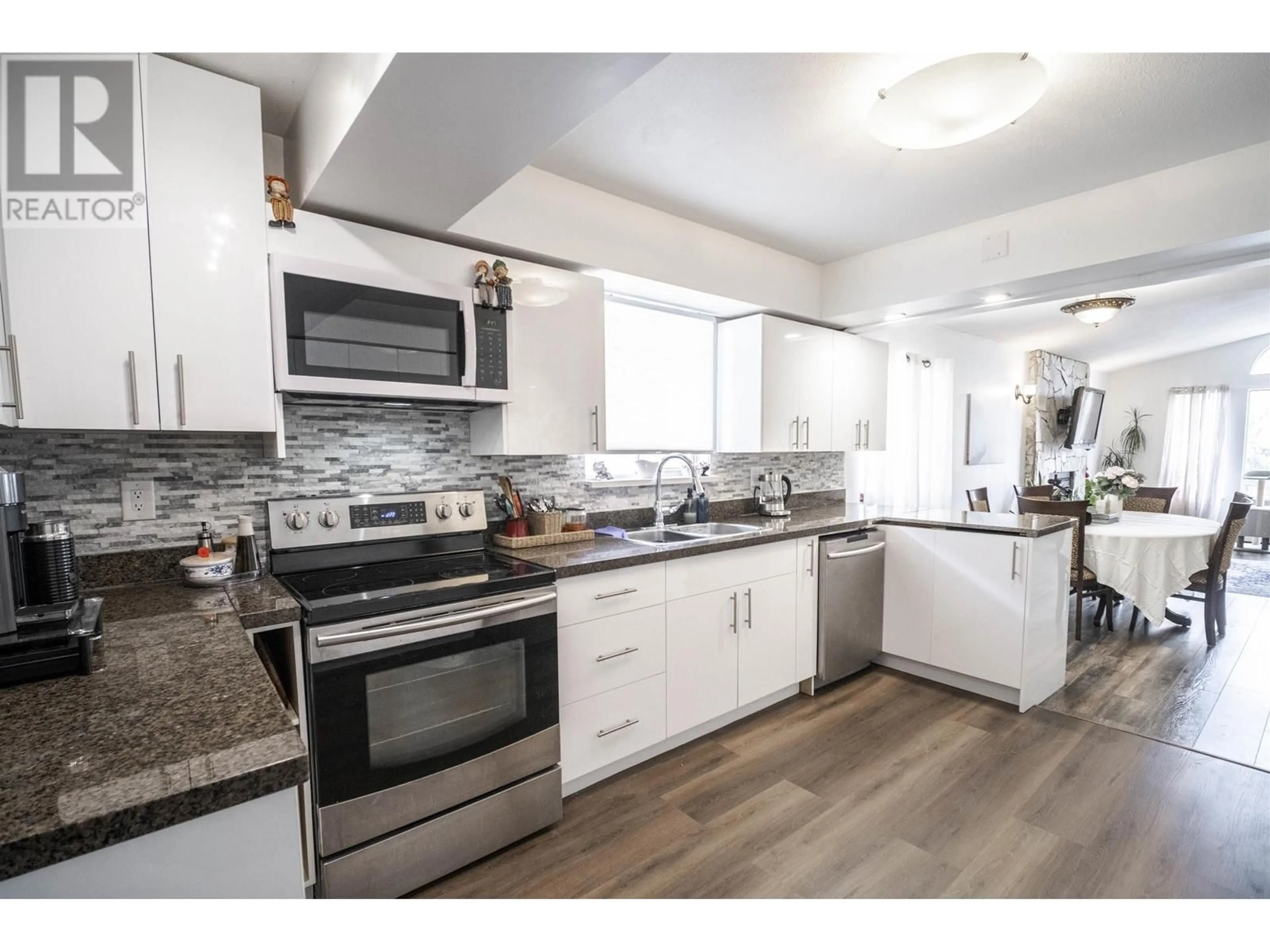 Open concept kitchen, unknown for 1709 TATLOW AVENUE, North Vancouver British Columbia V7P3A1