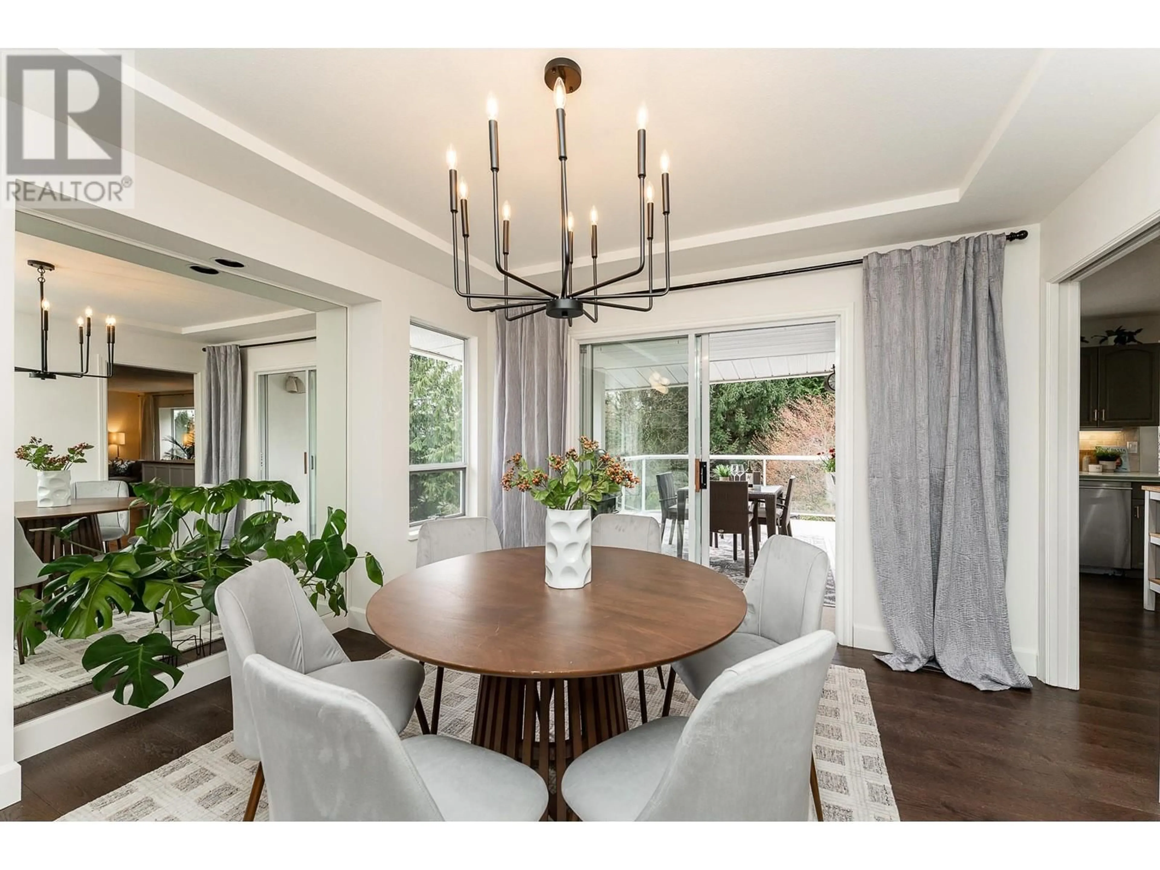 Dining room, wood/laminate floor for 43 WILDWOOD DRIVE, Port Moody British Columbia V3H4M6