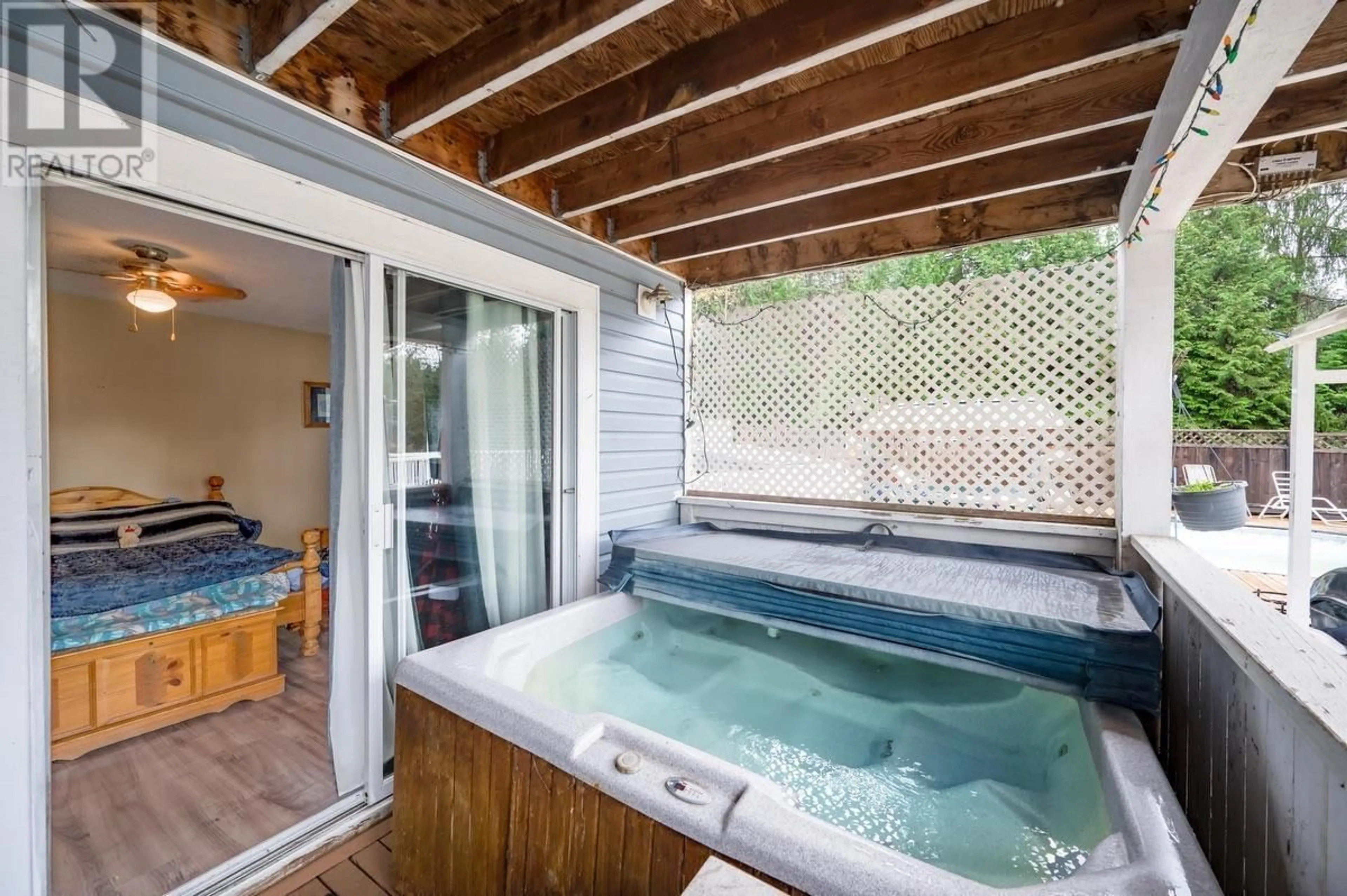 Patio, water/lake/river/ocean view for 28316 DEWDNEY TRUNK ROAD, Maple Ridge British Columbia V2W1M1