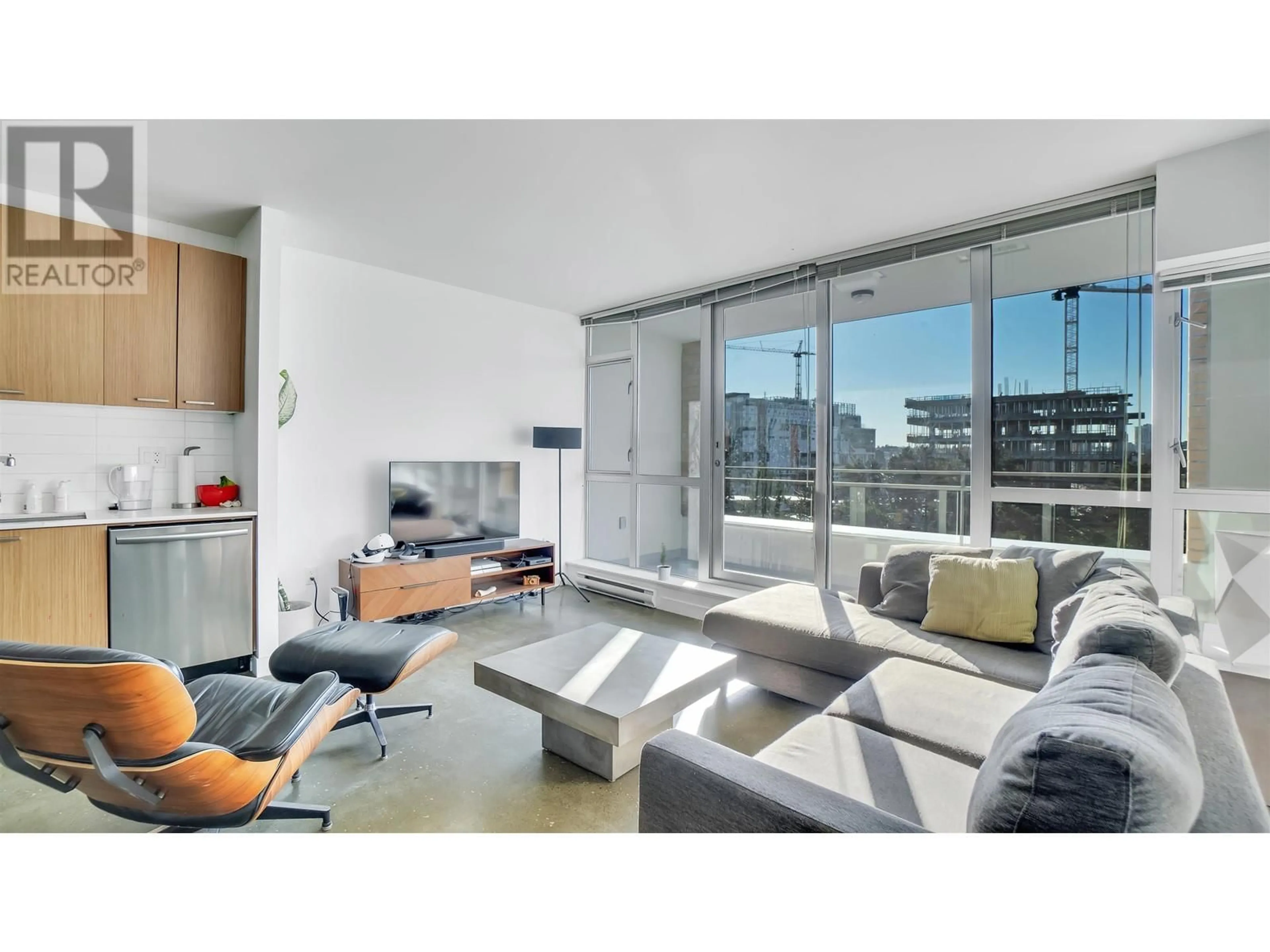 Living room with furniture, unknown for 620 - 221 UNION STREET, Vancouver British Columbia V6A0B4
