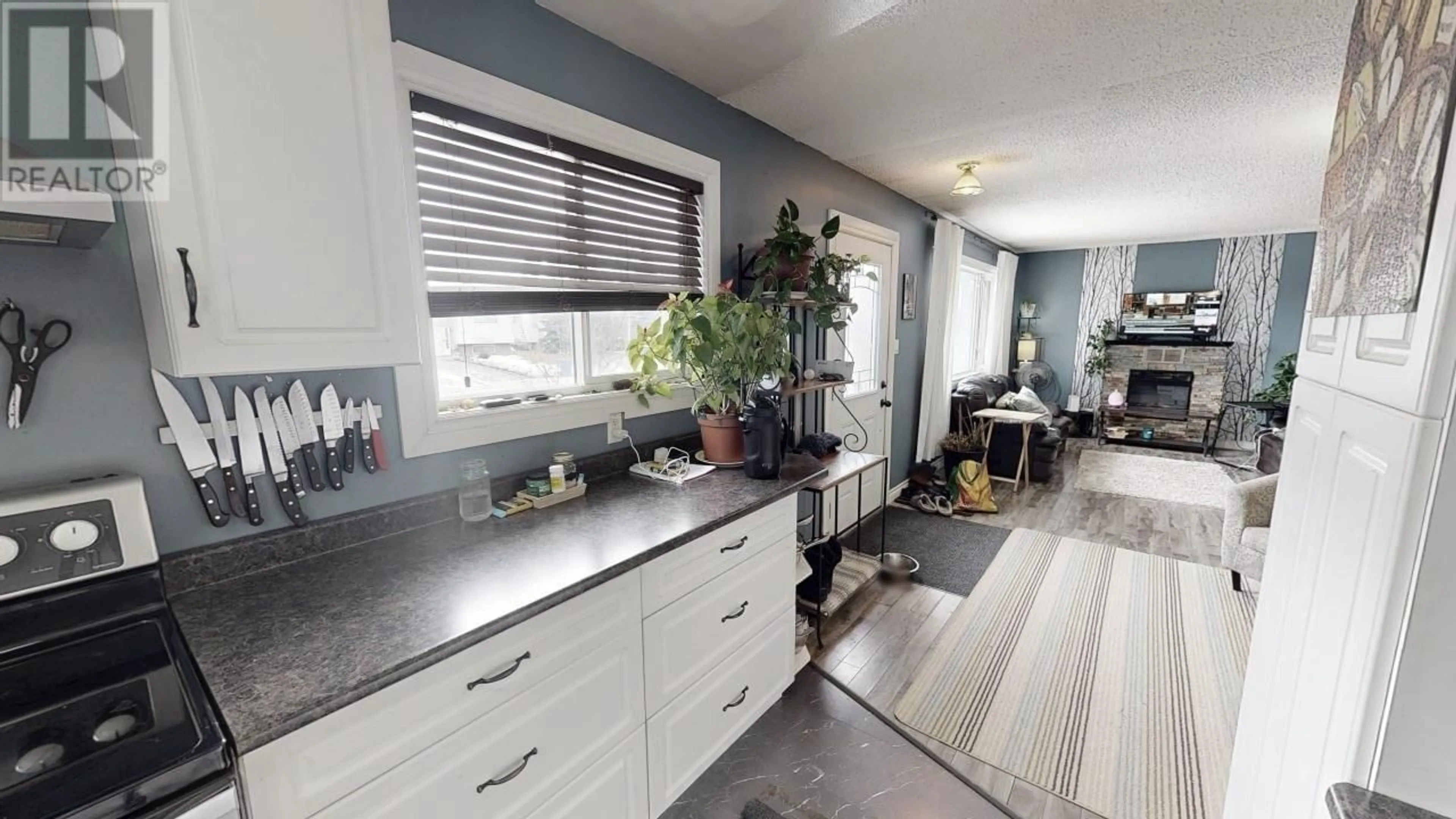 Open concept kitchen, unknown for 8919 91 STREET, Fort St. John British Columbia V1J4T4