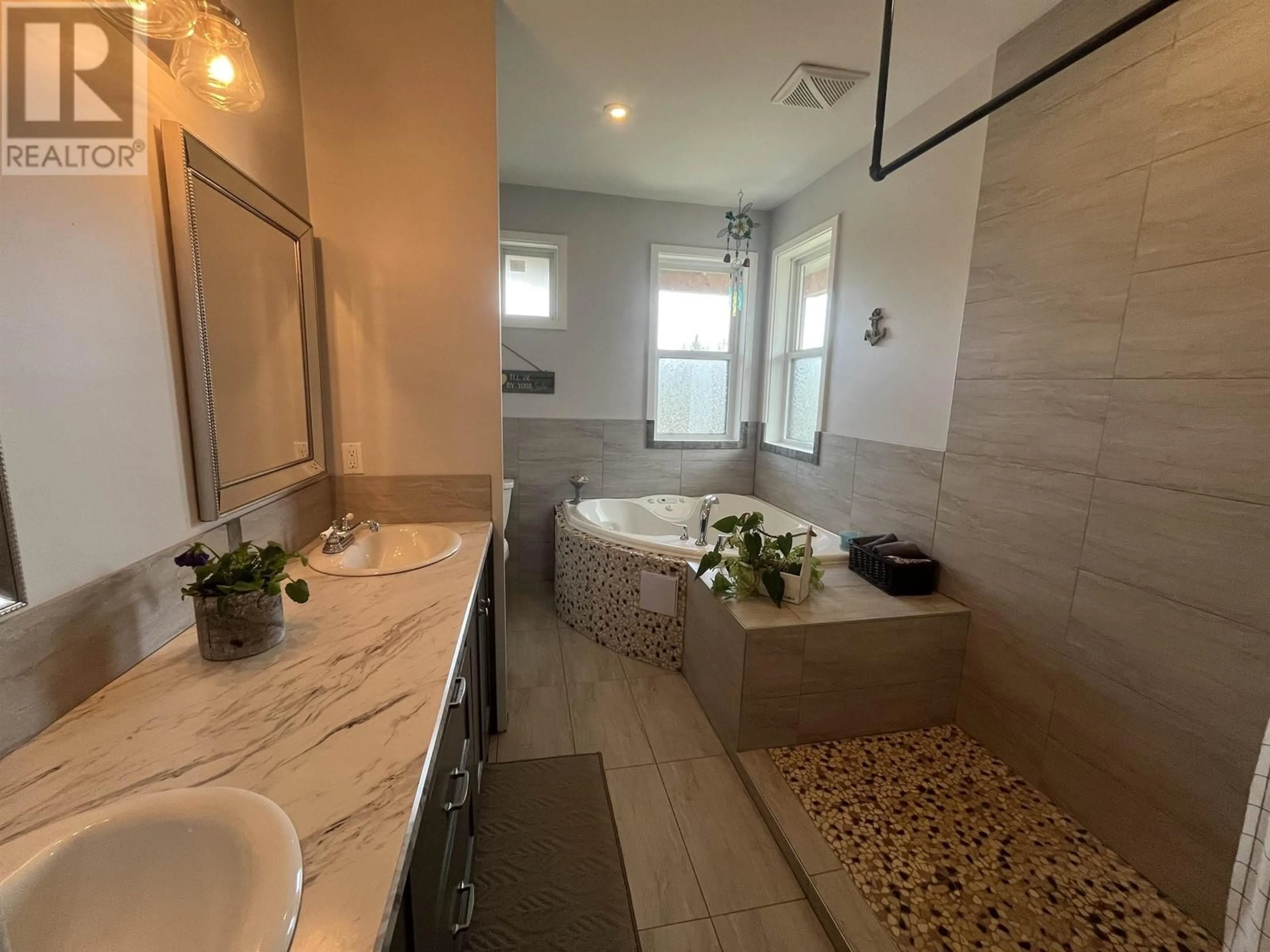 Contemporary bathroom, ceramic/tile floor for 6518 FOOTHILLS ROAD, 100 Mile House British Columbia V0K2E3