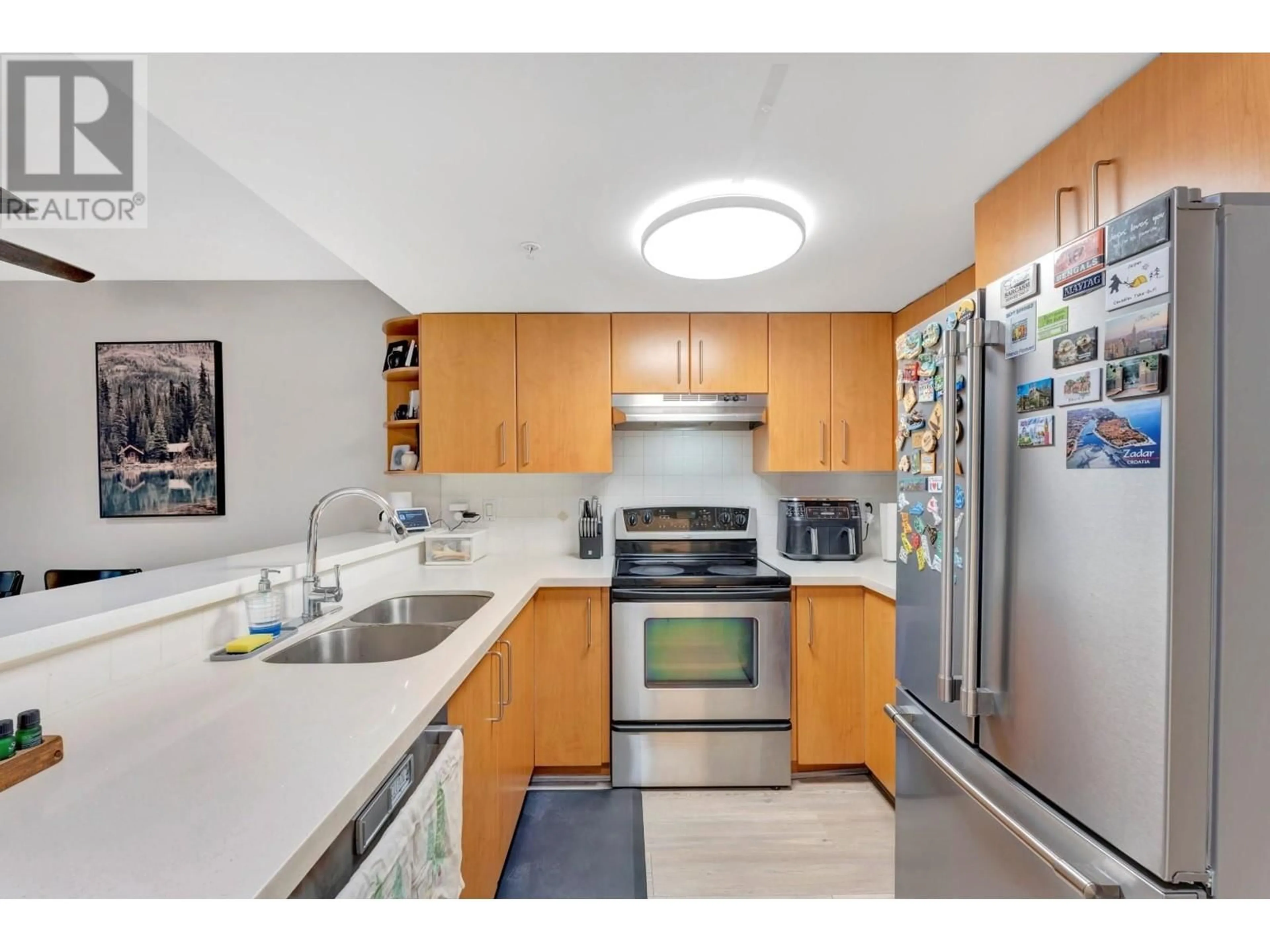 Standard kitchen, unknown for 213 - 3388 MORREY COURT, Burnaby British Columbia V3J7Y5