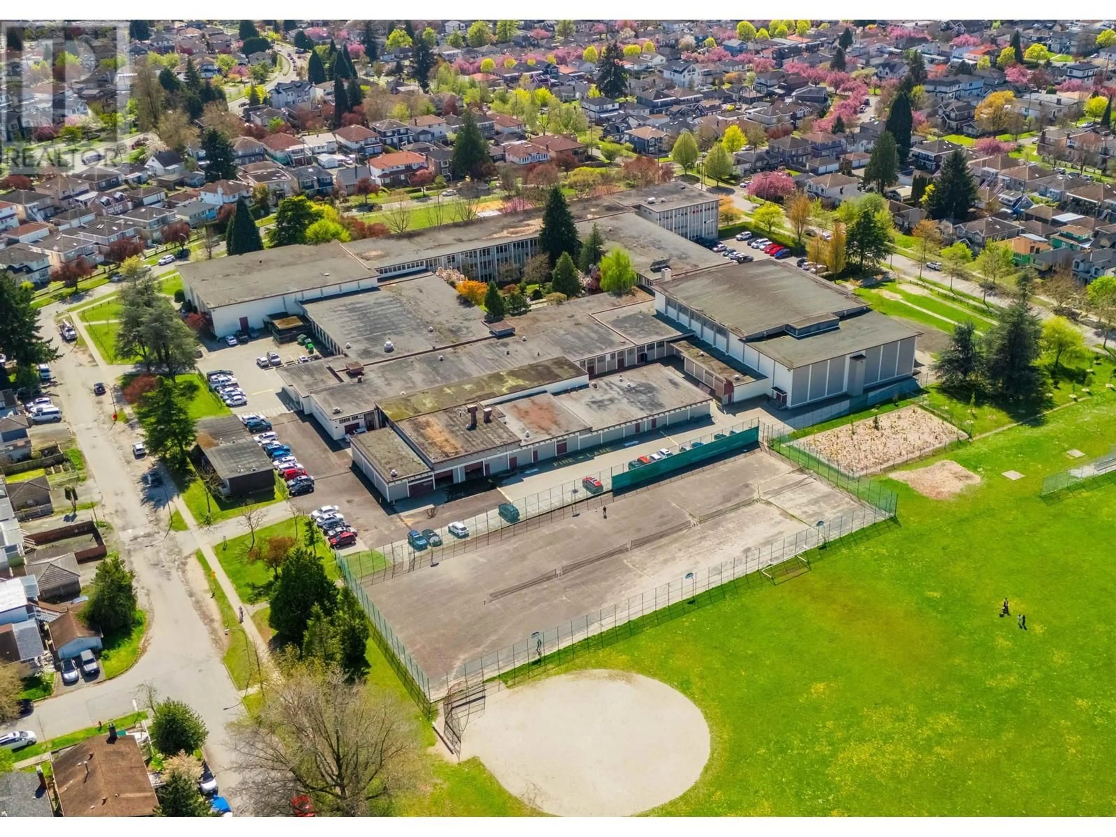 A pic from outside/outdoor area/front of a property/back of a property/a pic from drone, building for 2047 E 51 AVENUE, Vancouver British Columbia V5P1W2
