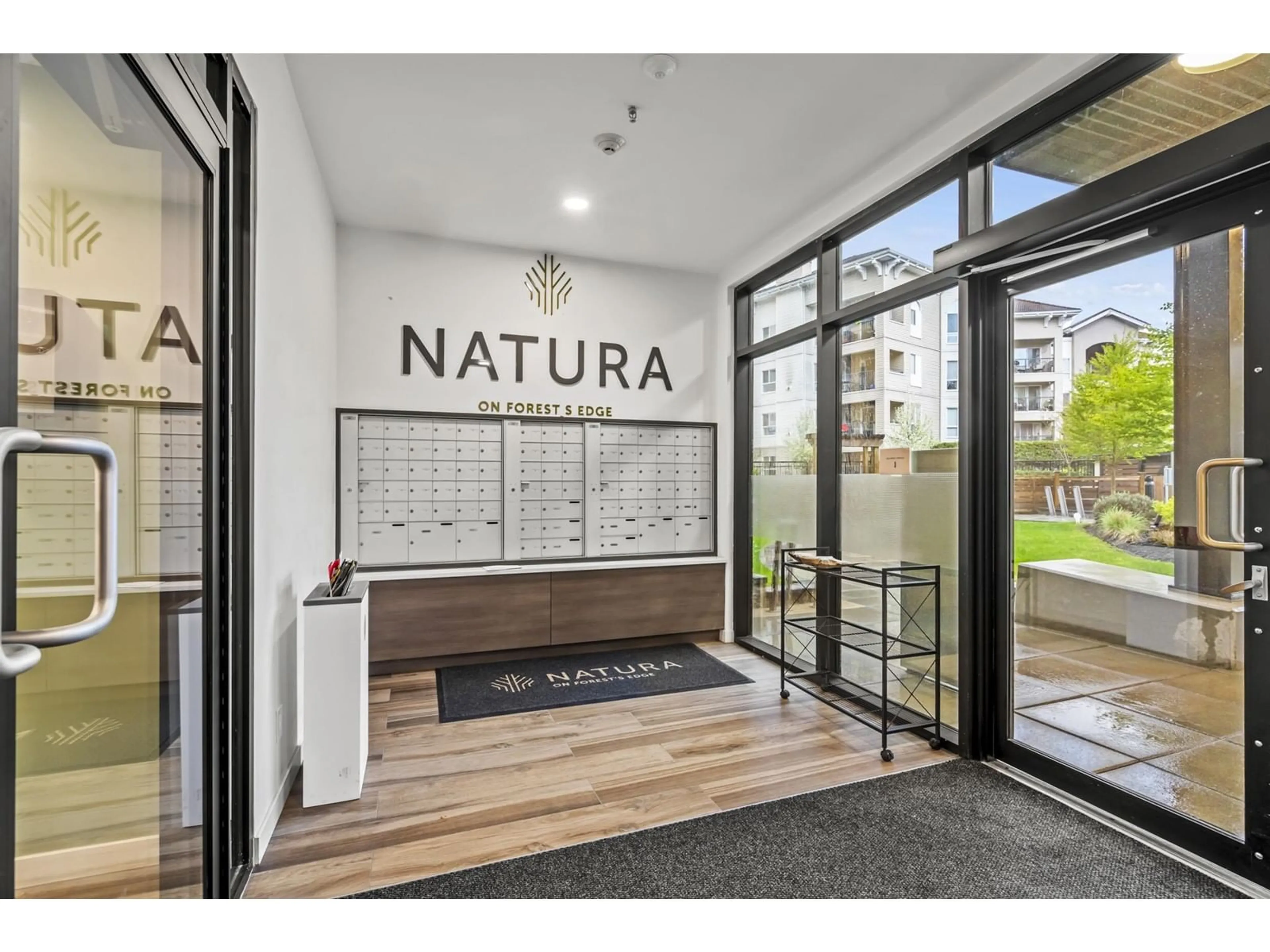 Indoor entryway for 502 - 3182 GLADWIN, Abbotsford British Columbia V2T0K8