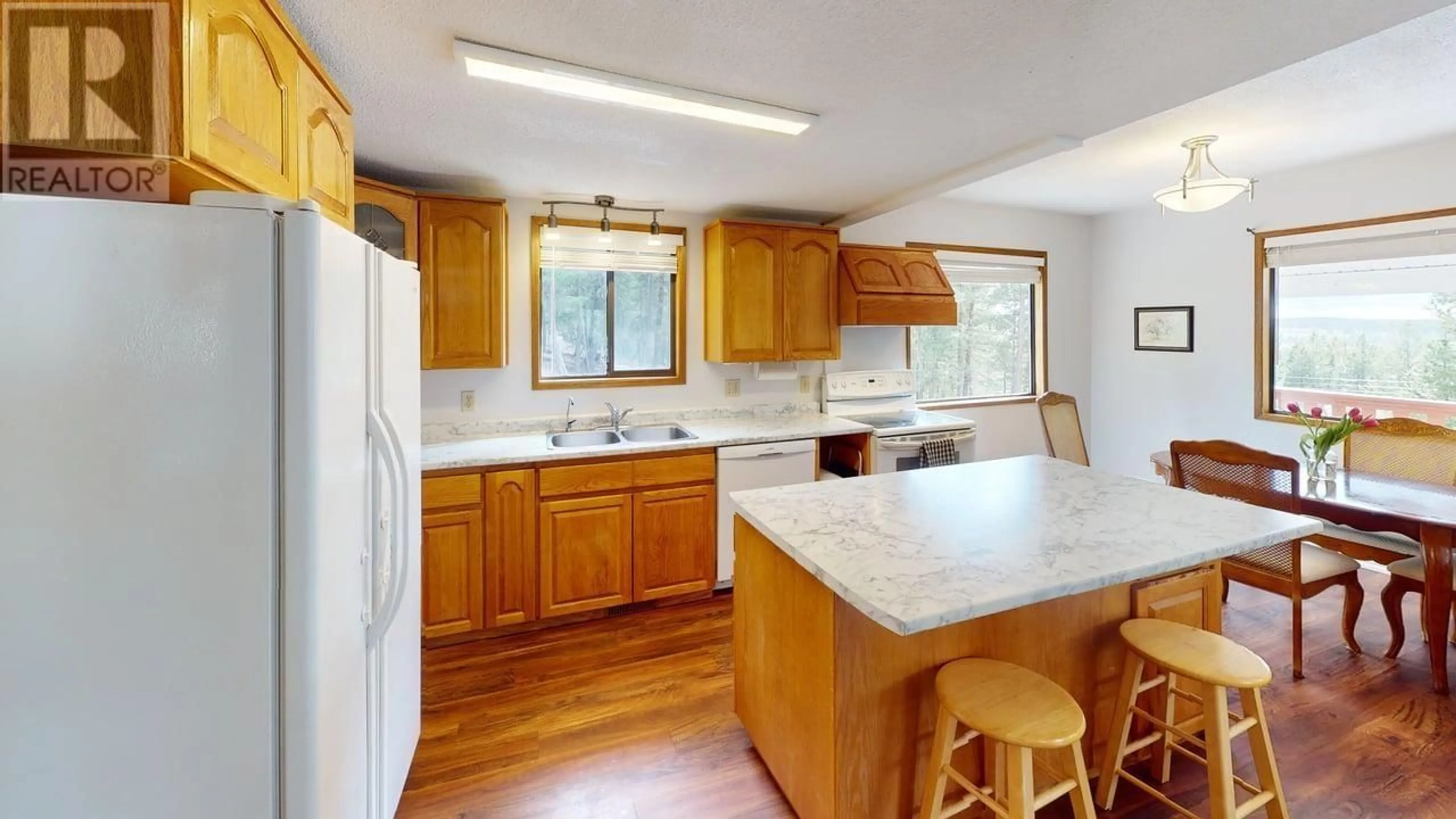 Standard kitchen, unknown for 4917 KITWANGA DRIVE, 108 Mile Ranch British Columbia V0K2Z0
