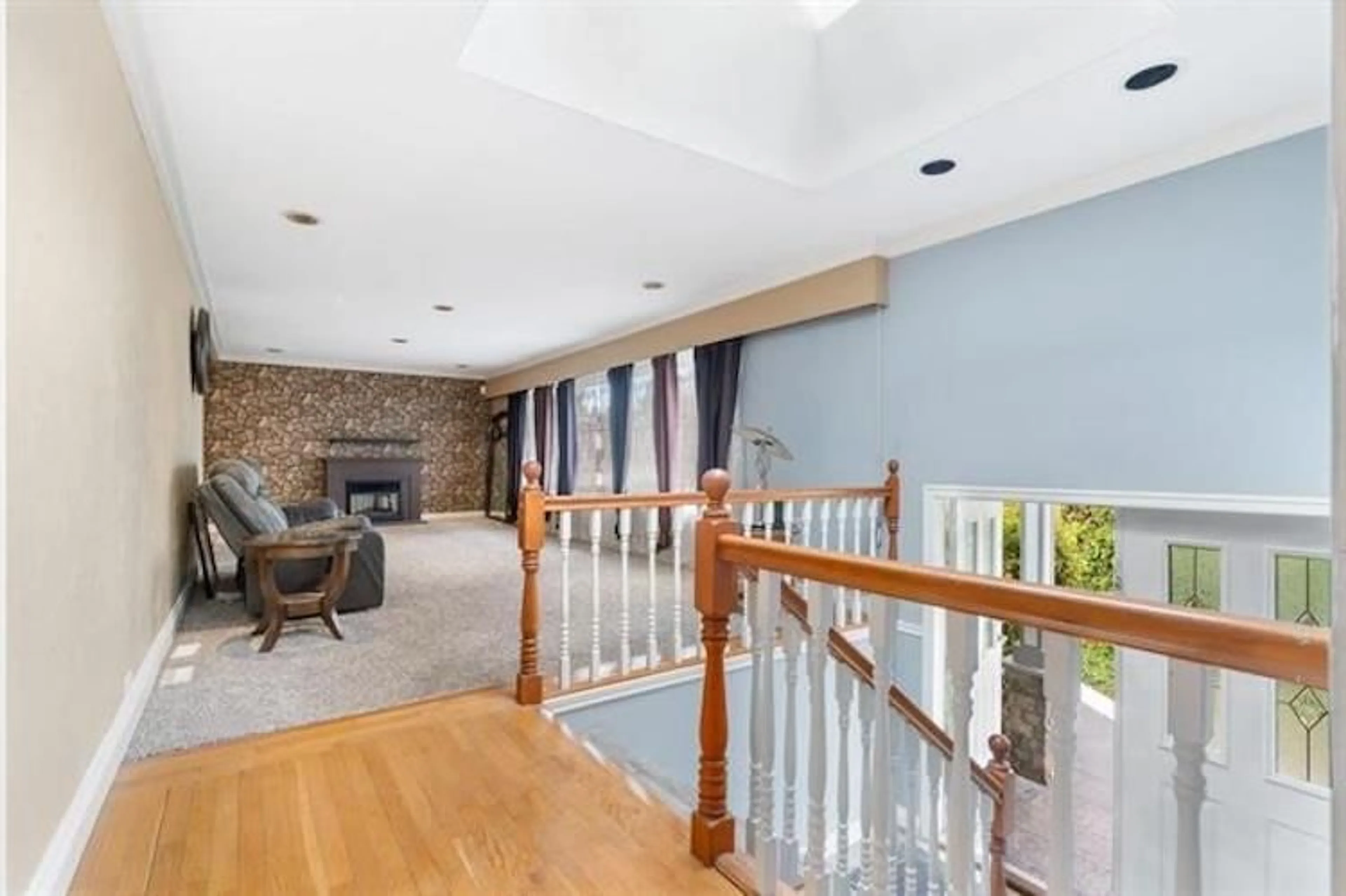 Indoor foyer for 10018 123A, Surrey British Columbia V3V4R4