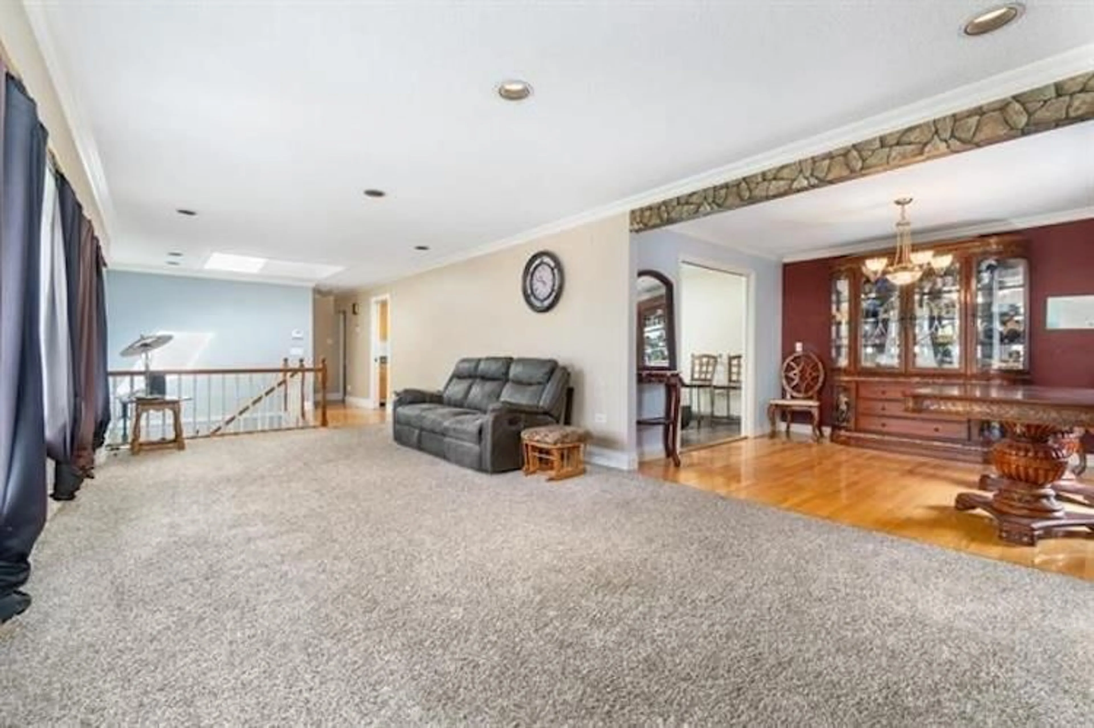 Indoor foyer for 10018 123A, Surrey British Columbia V3V4R4