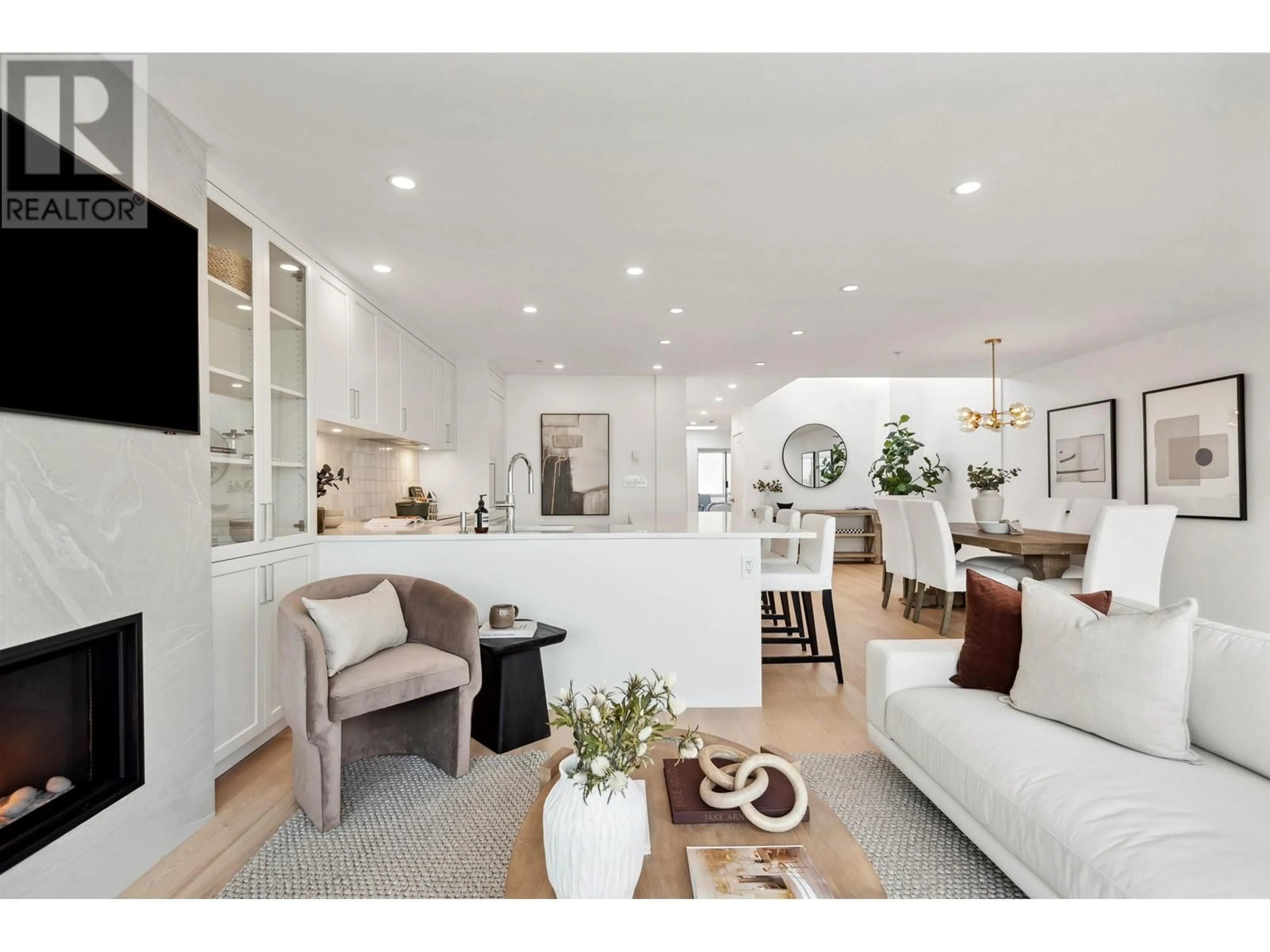 Open concept kitchen, unknown for 207 - 2433 BELLEVUE AVENUE, West Vancouver British Columbia V7V1E1