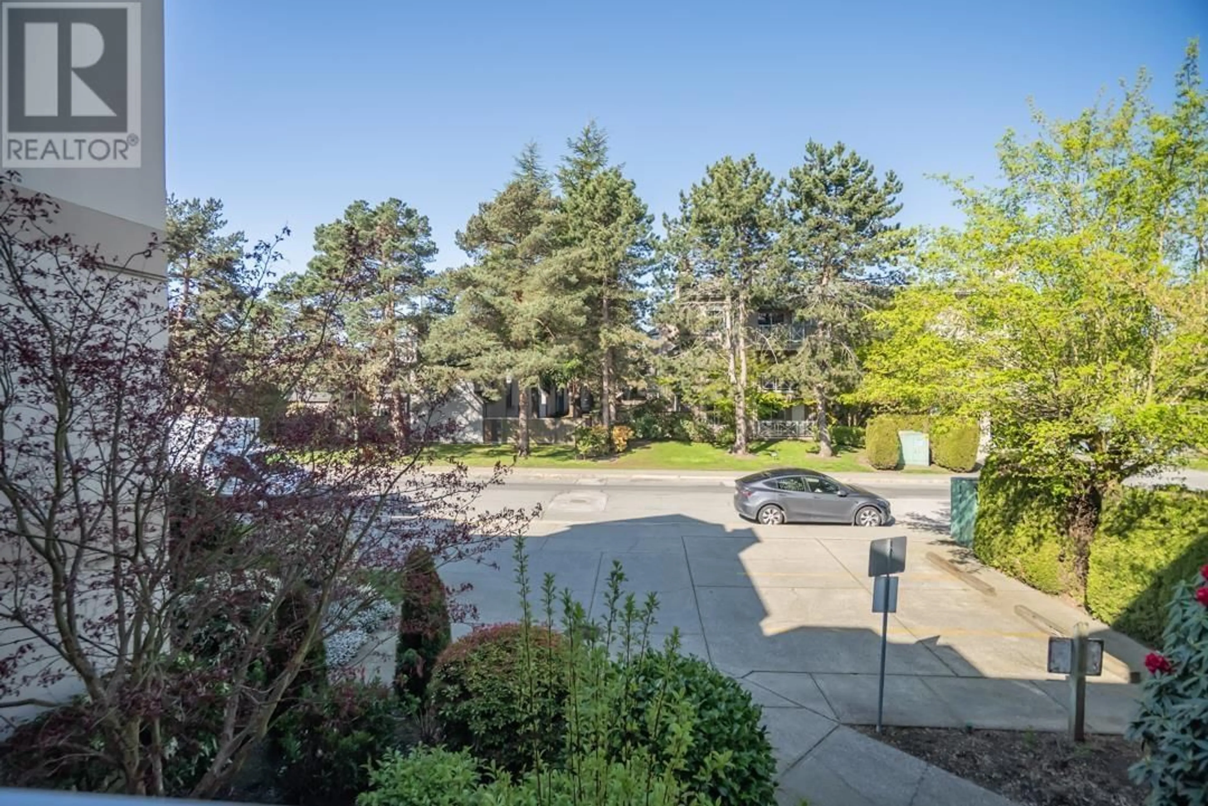 A pic from outside/outdoor area/front of a property/back of a property/a pic from drone, unknown for 212 - 1150 54A STREET, Delta British Columbia V4M4B5