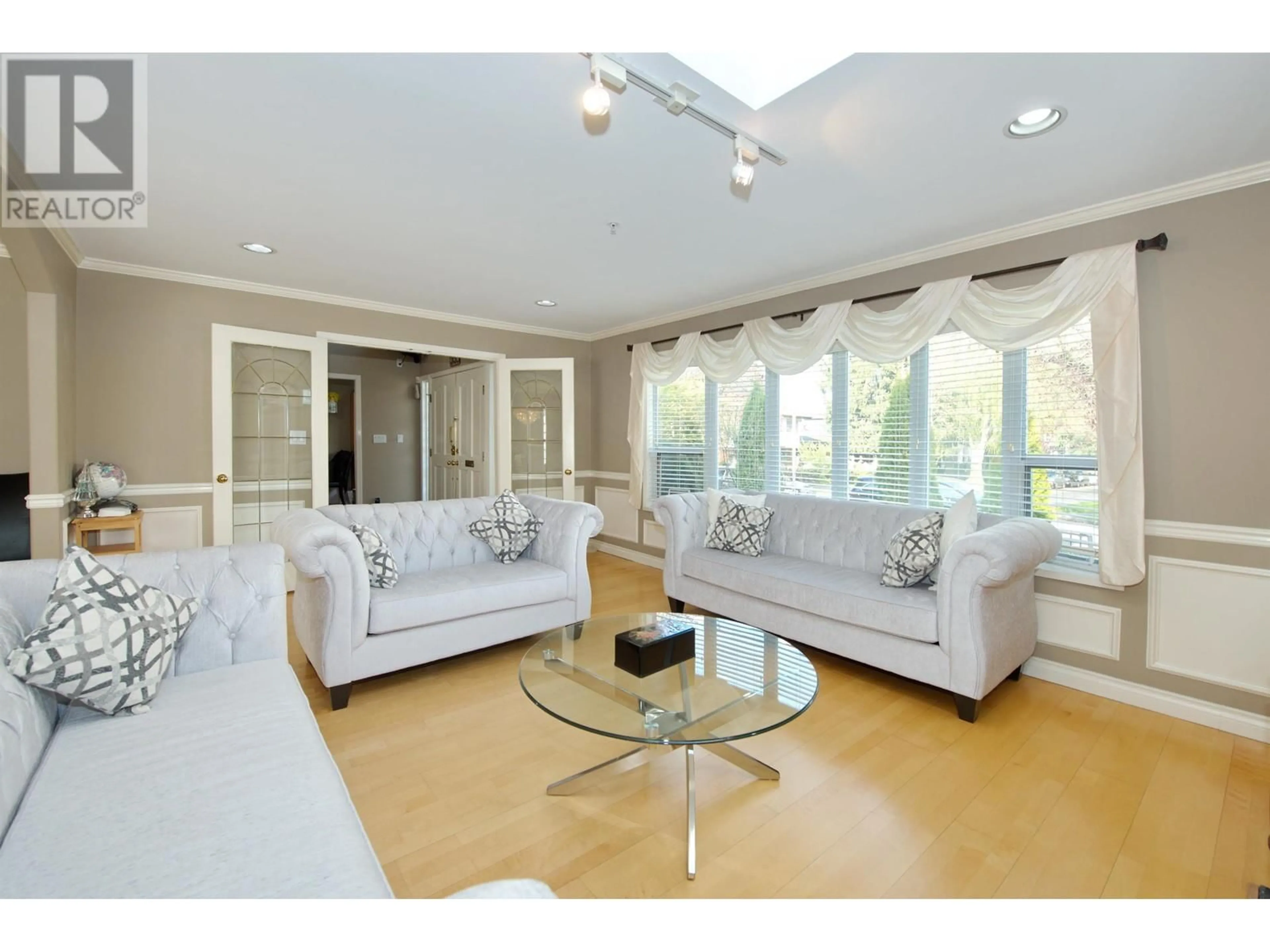 Living room with furniture, unknown for 7463 GLADSTONE STREET, Vancouver British Columbia V5P4G9