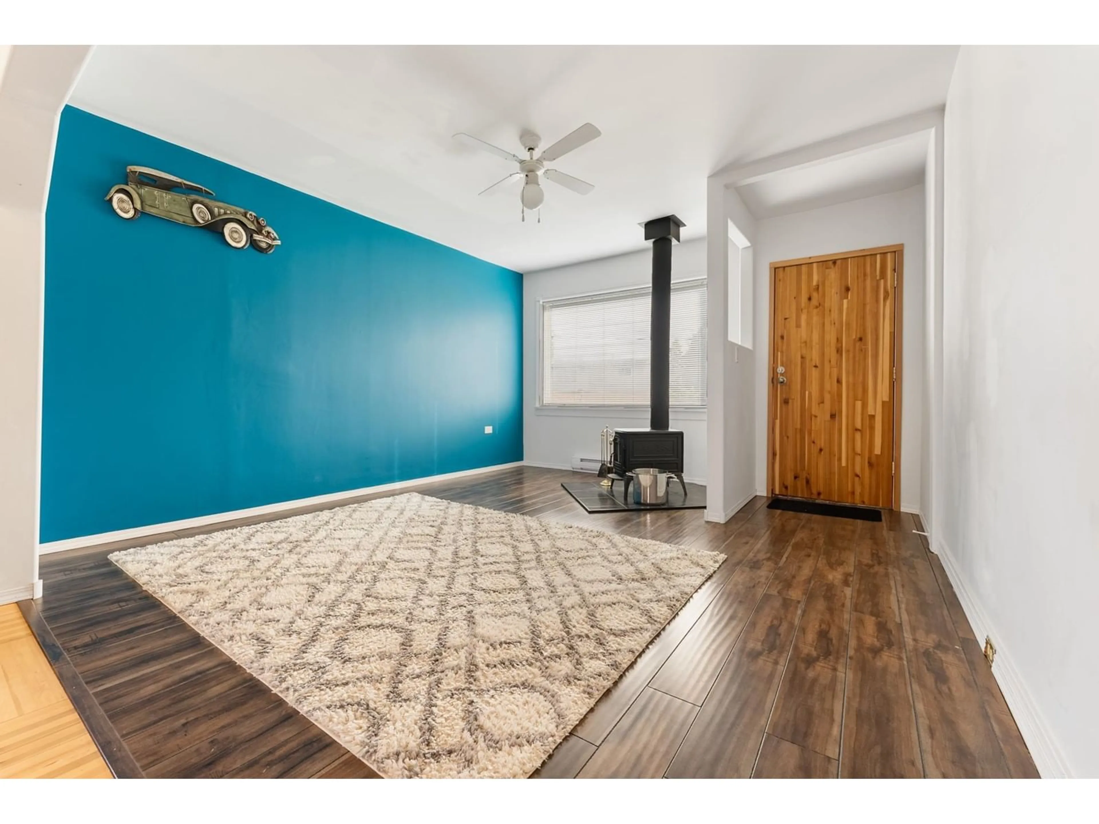 A pic of a room for 45371 WELLINGTON AVENUE, Chilliwack British Columbia V2P2G2
