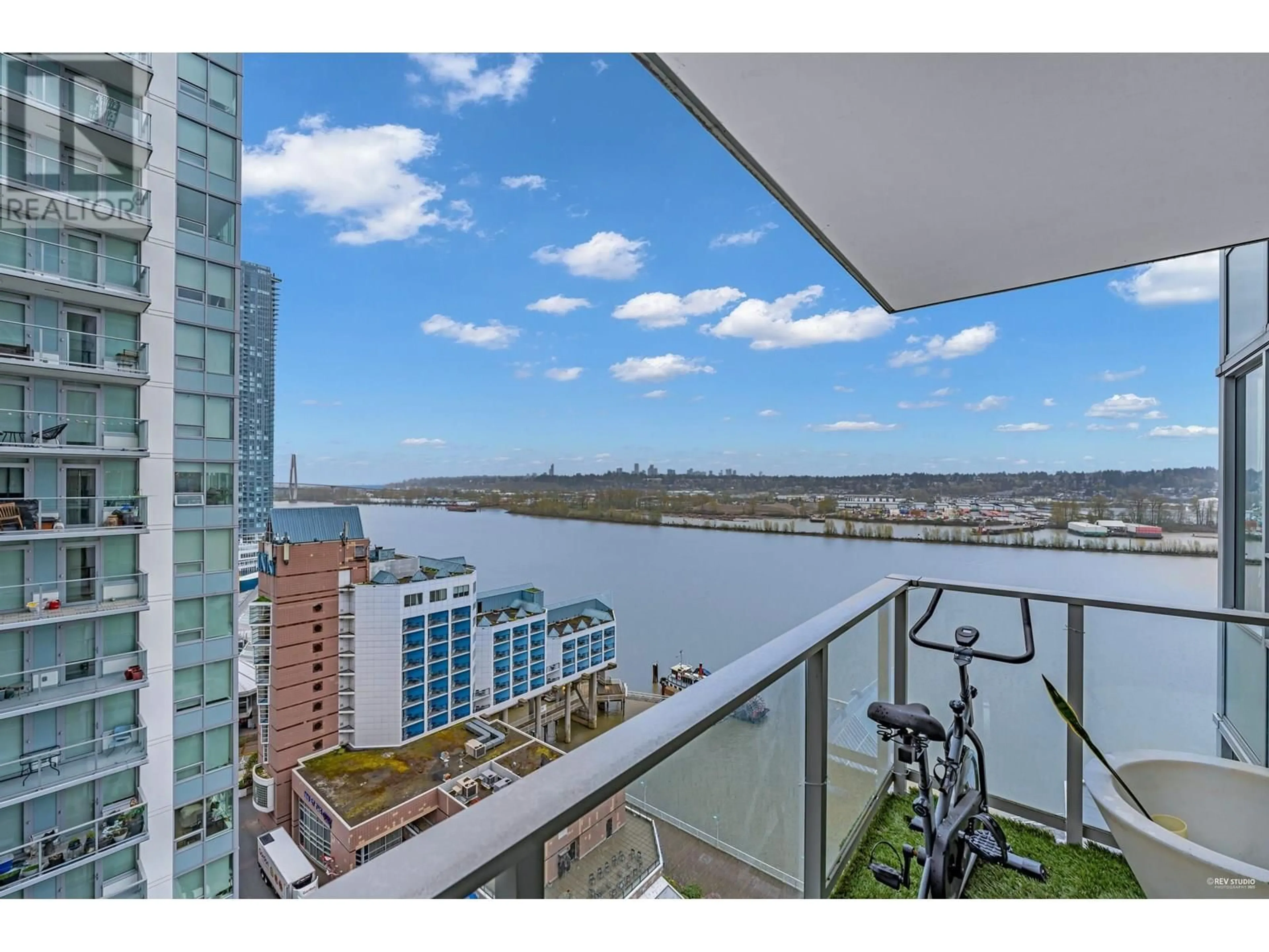Balcony in the apartment, water/lake/river/ocean view for 1709 - 988 QUAYSIDE DRIVE, New Westminster British Columbia V3M0L5