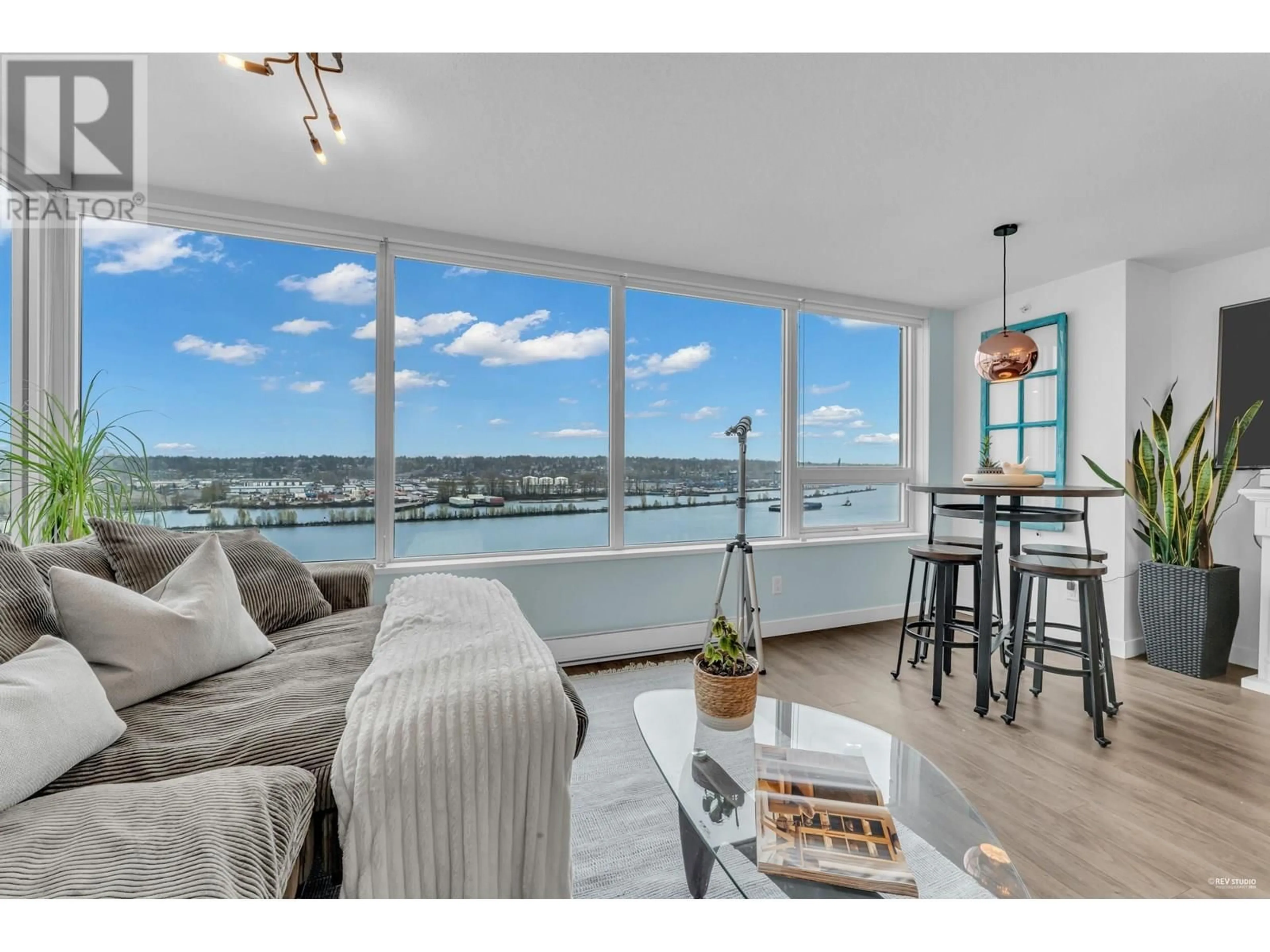 Living room with furniture, unknown for 1709 - 988 QUAYSIDE DRIVE, New Westminster British Columbia V3M0L5