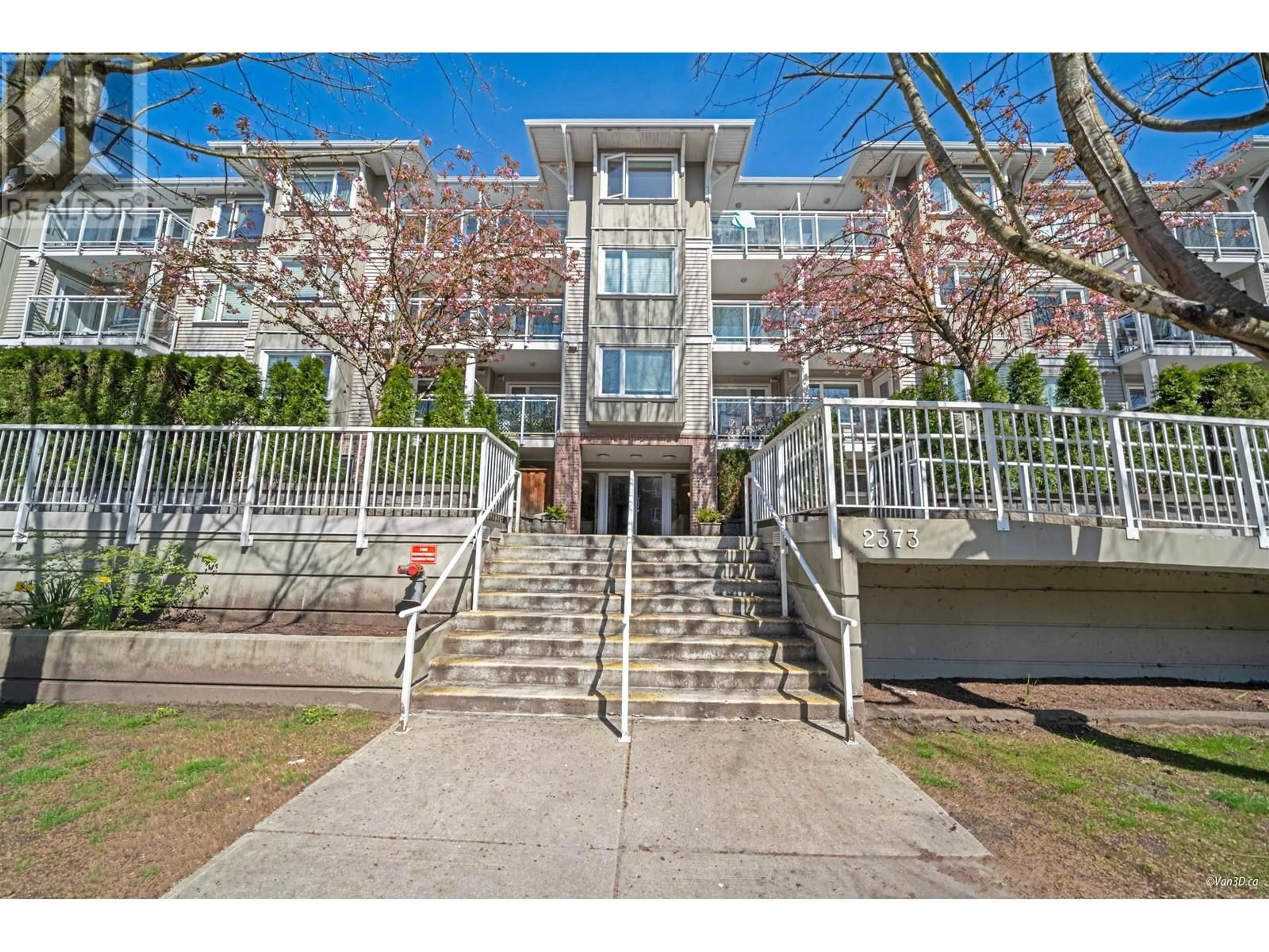 Indoor foyer for 211 - 2373 ATKINS AVENUE, Port Coquitlam British Columbia V3C1Y7