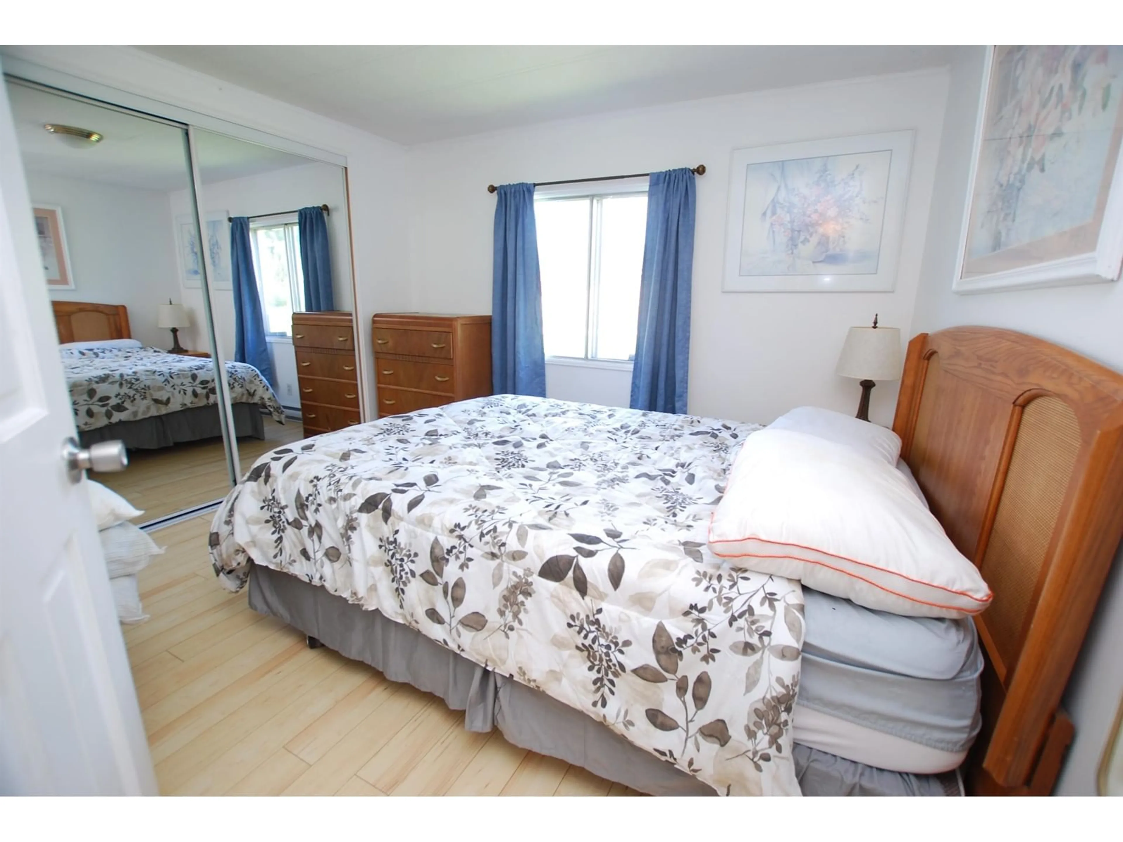 Bedroom with bed, wood/laminate floor for 58661 DENT ROAD, Hope British Columbia V0X1L2